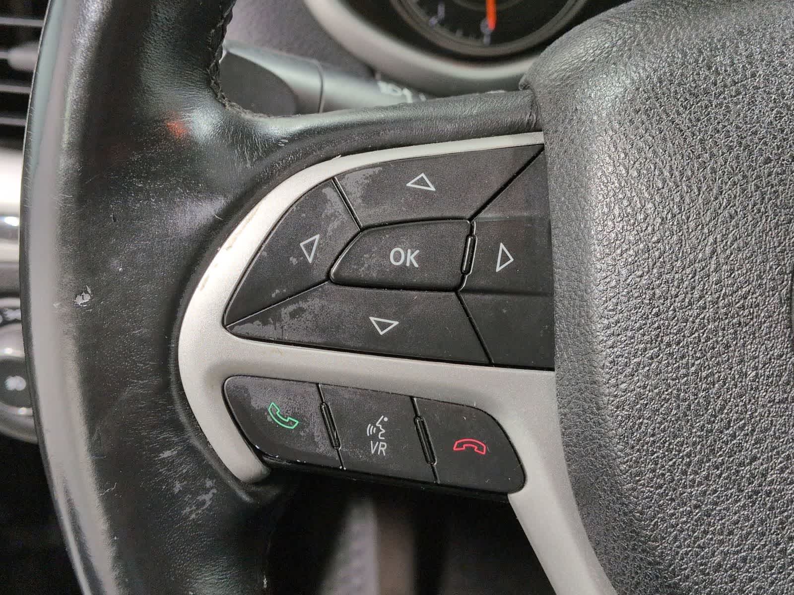 Thumbnail: 2017 Jeep Cherokee - 24