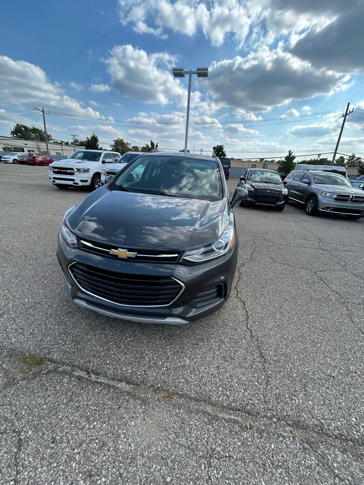 Thumbnail: 2019 Chevrolet Trax - 2