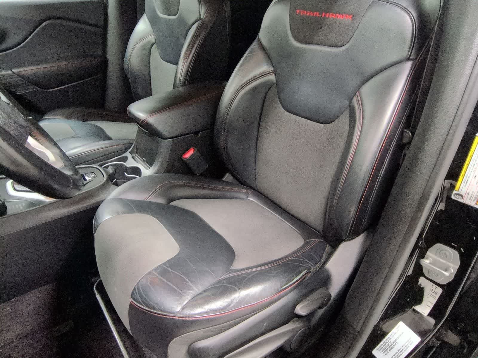 Thumbnail: 2017 Jeep Cherokee - 17