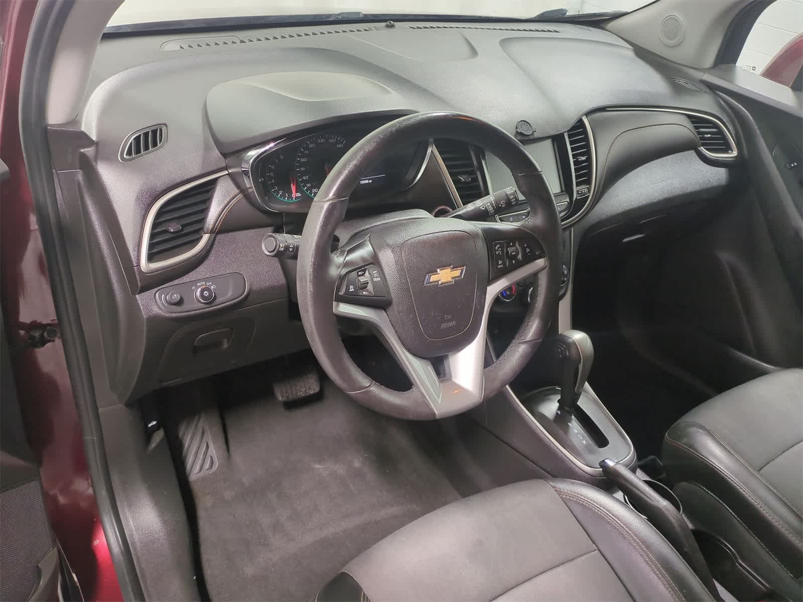 Thumbnail: 2017 Chevrolet Trax - 10
