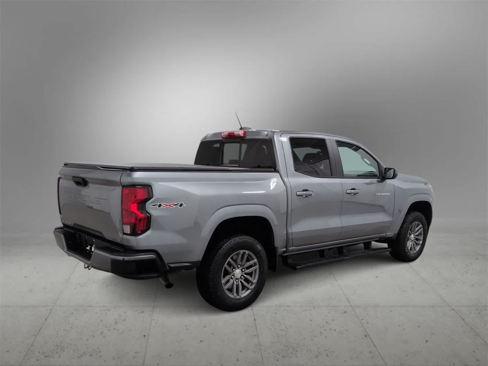 Thumbnail: 2023 Chevrolet Colorado - 8