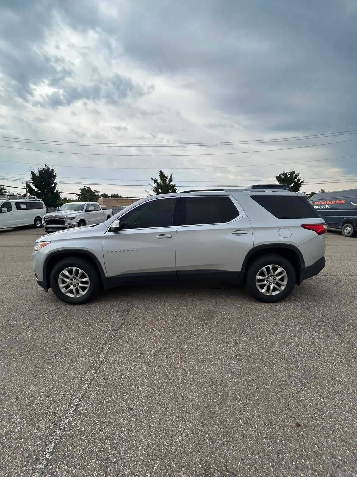 Thumbnail: 2018 Chevrolet Traverse - 24