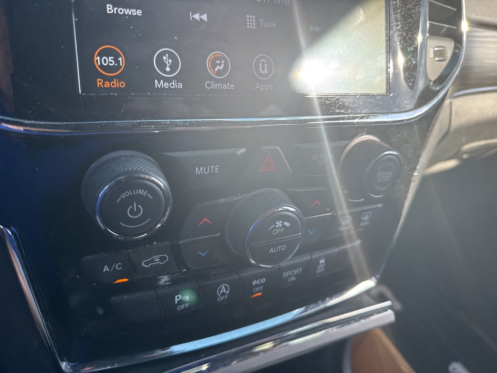 Thumbnail: 2019 Jeep Grand Cherokee - 34