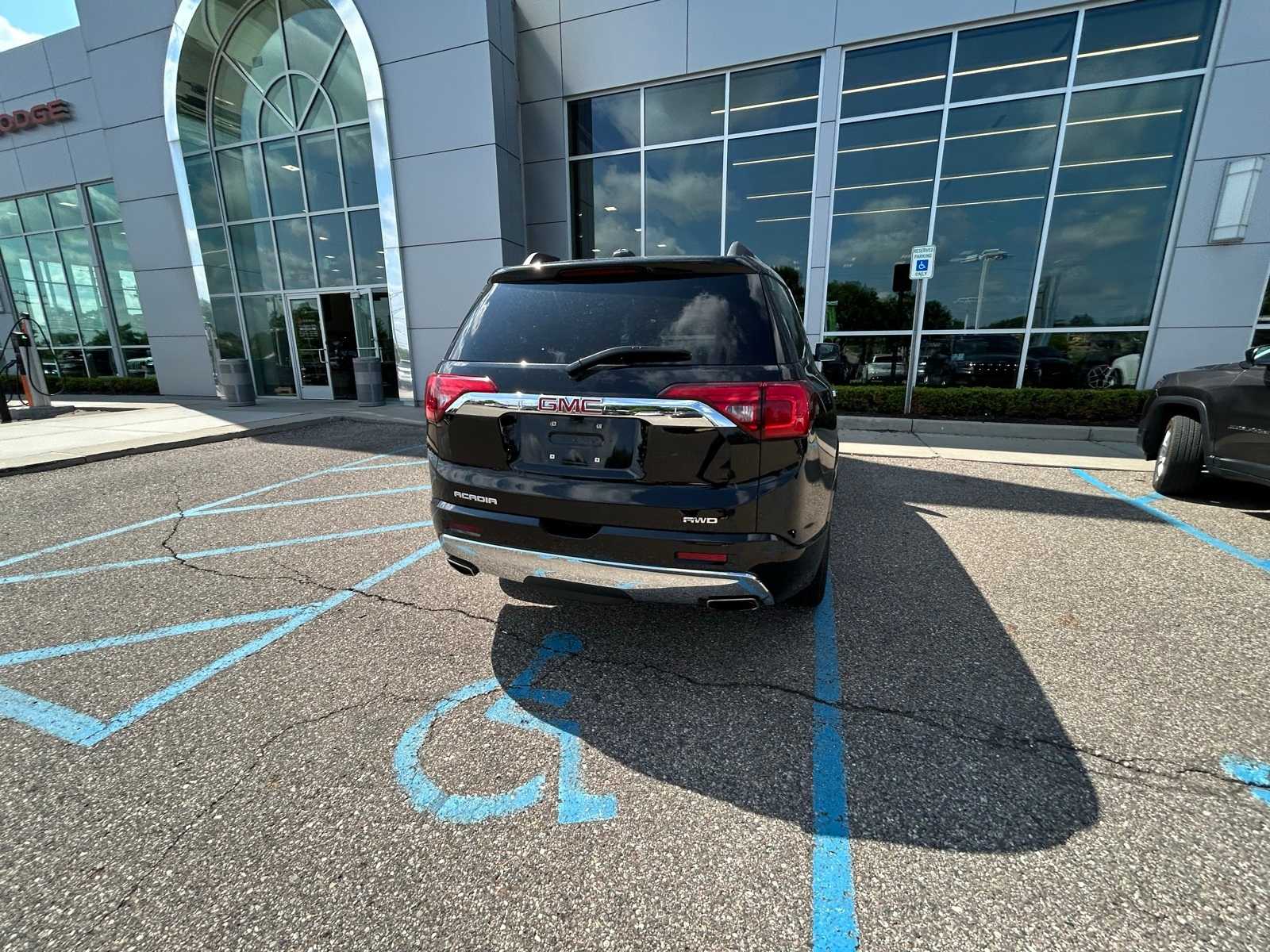 Thumbnail: 2019 GMC Acadia - 19