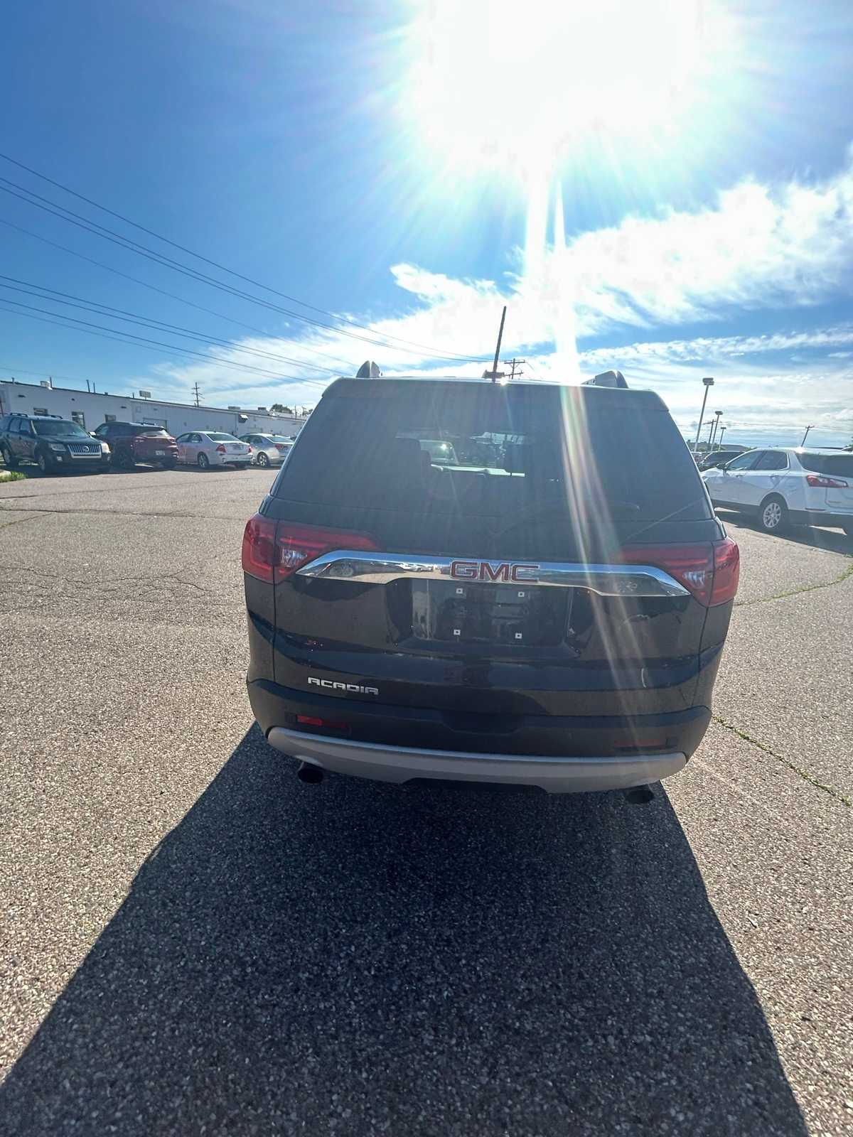 Thumbnail: 2019 GMC Acadia - 19
