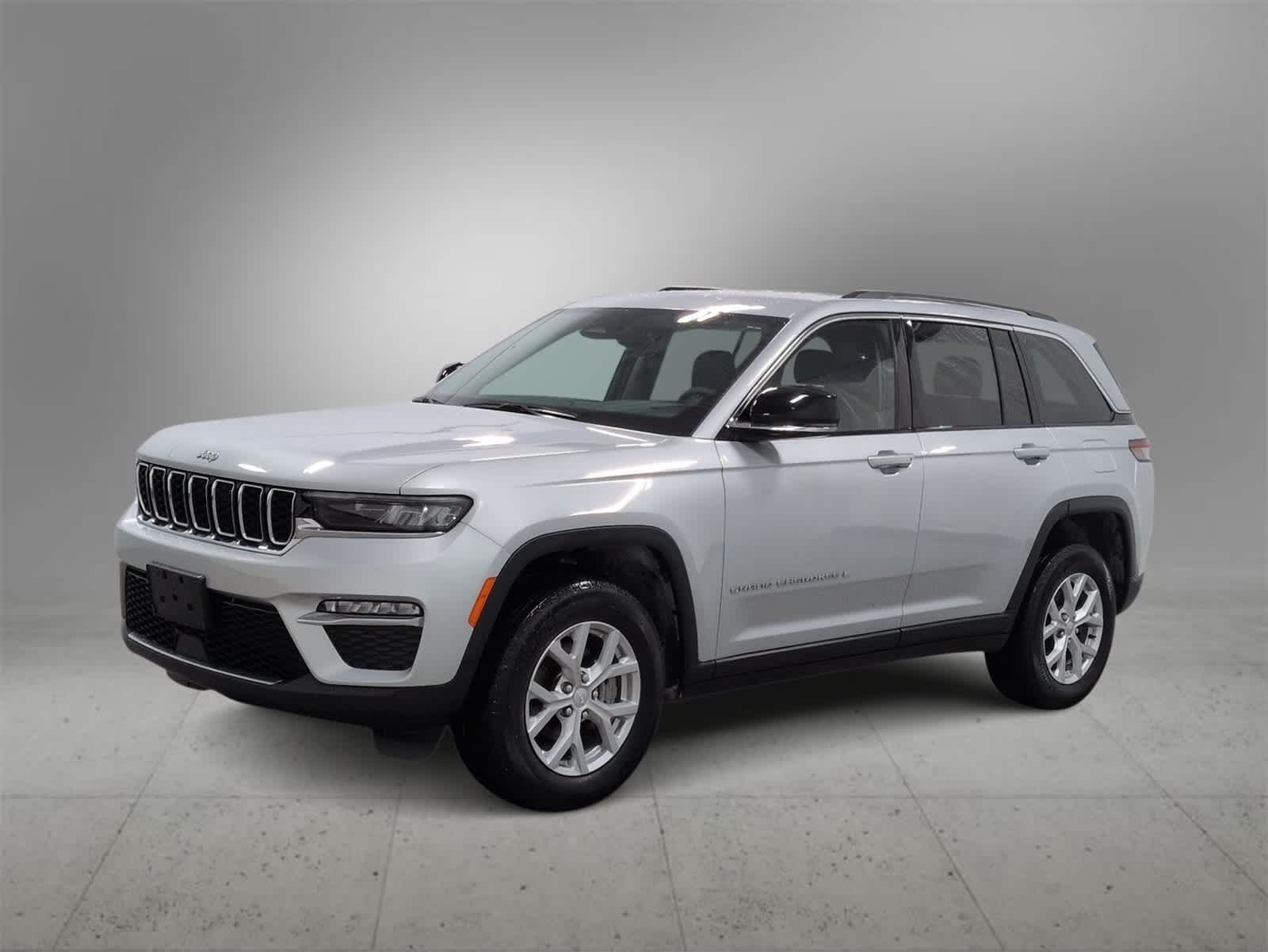 Thumbnail: 2023 Jeep Grand Cherokee - 4