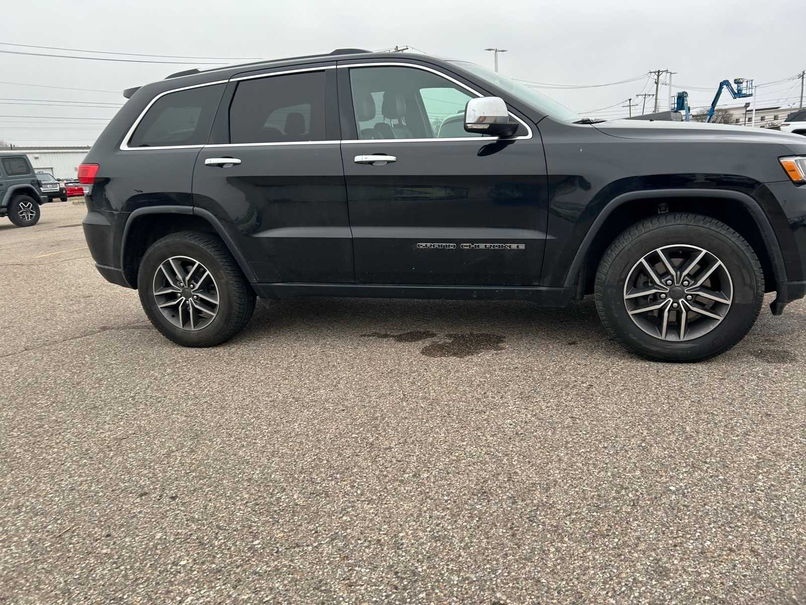 Thumbnail: 2019 Jeep Grand Cherokee - 12