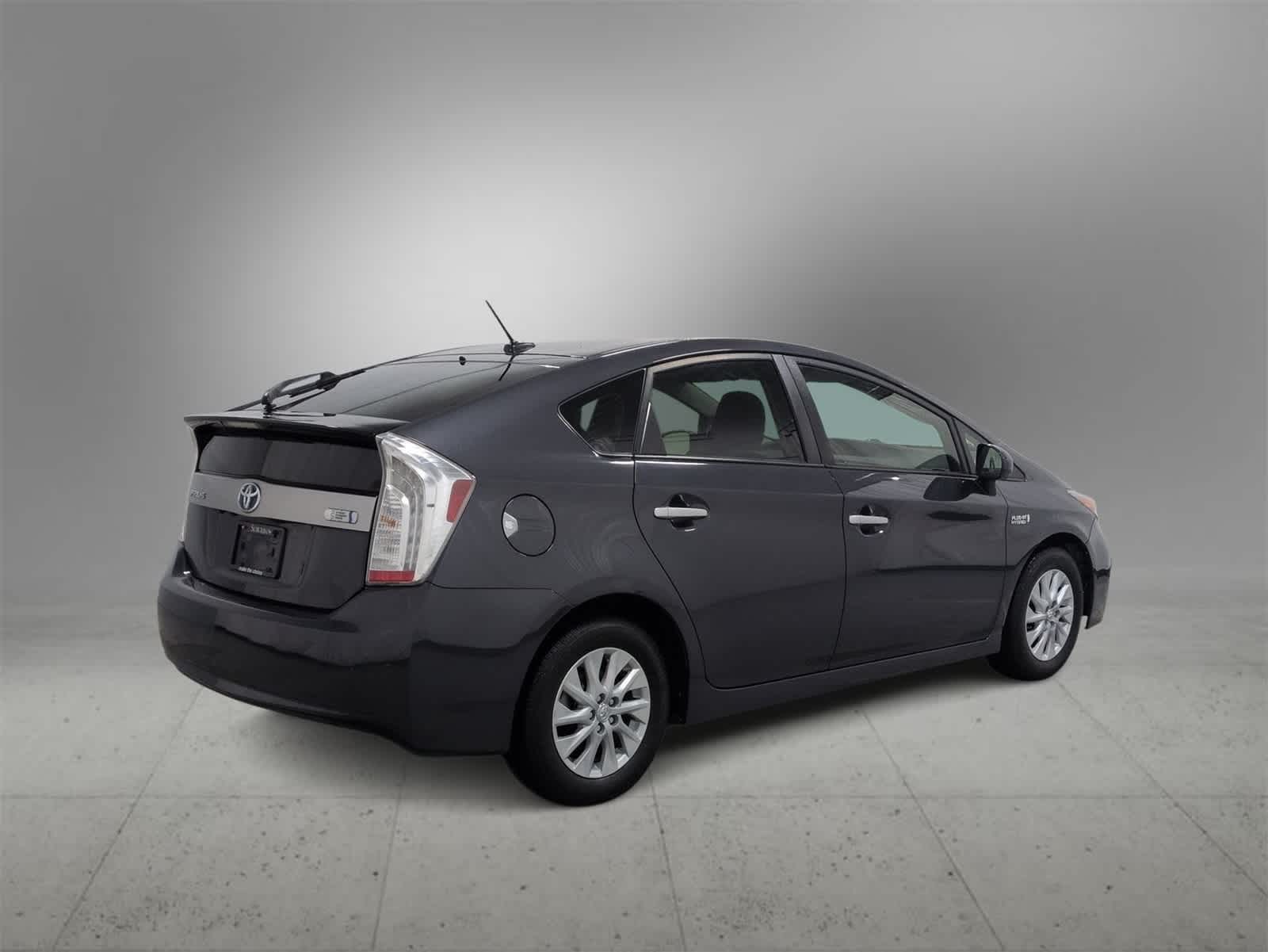 Thumbnail: 2015 Toyota Prius - 8