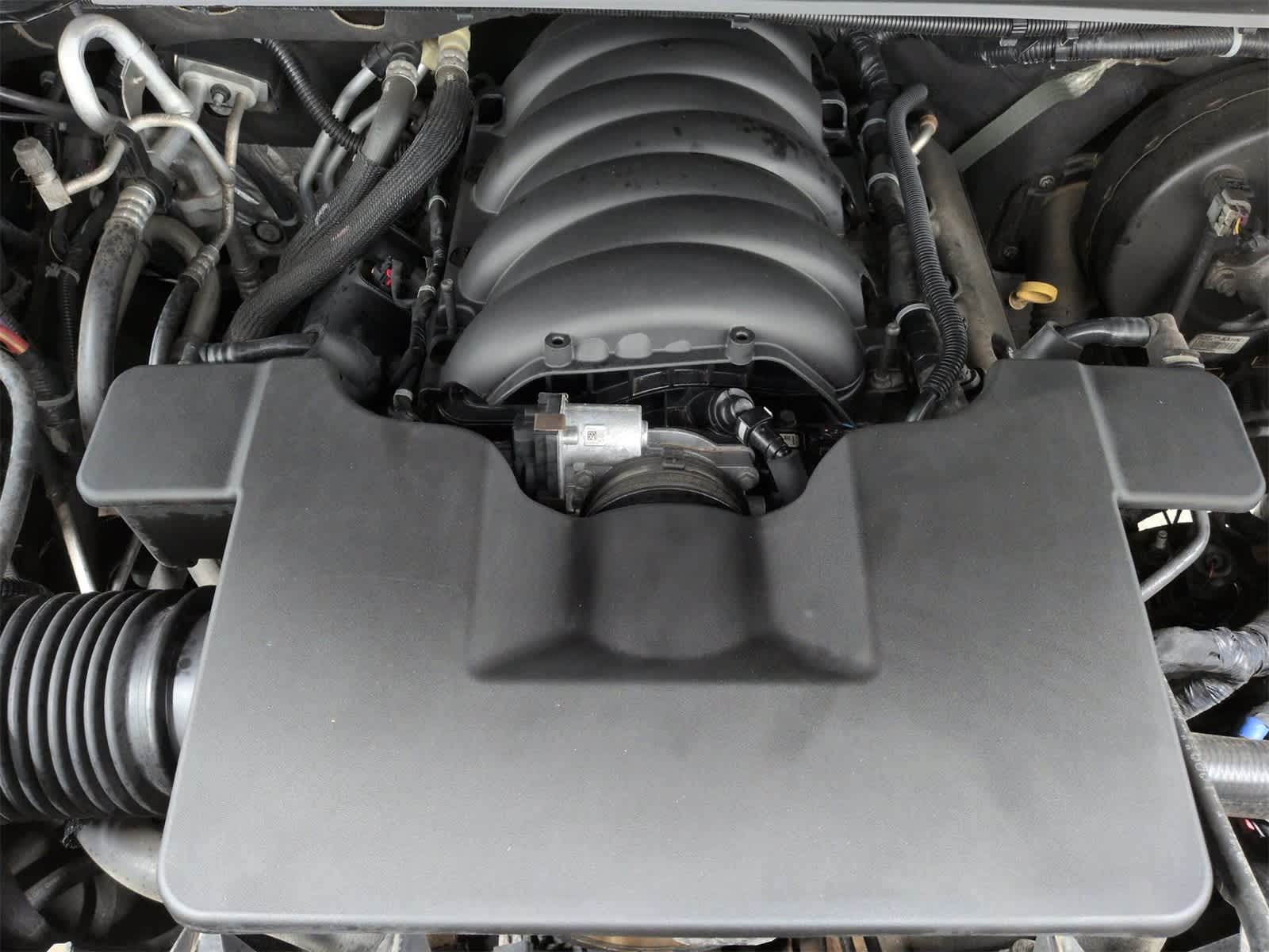 Thumbnail: 2020 Chevrolet Tahoe - 15