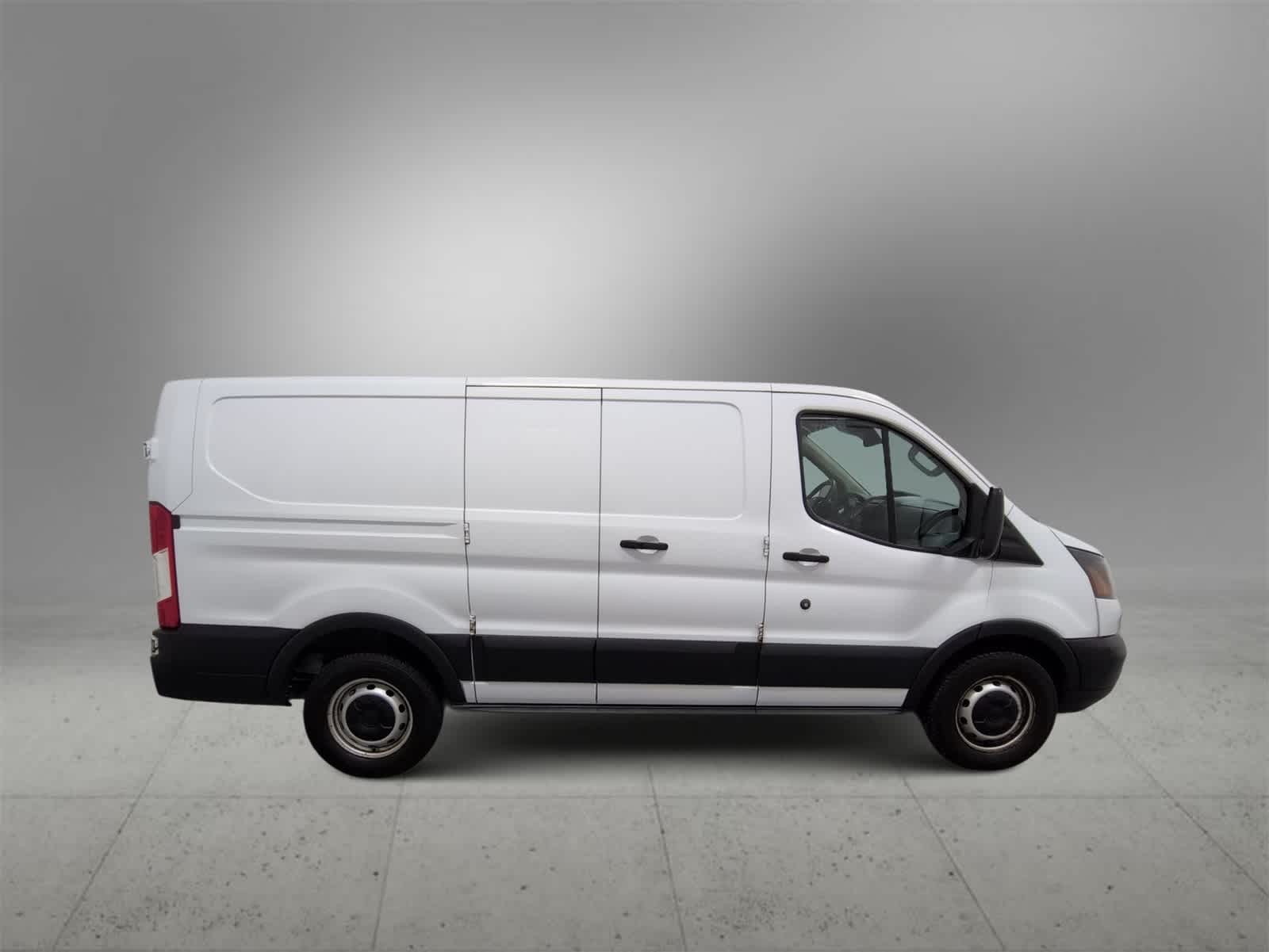 Thumbnail: 2019 Ford Transit Series - 9