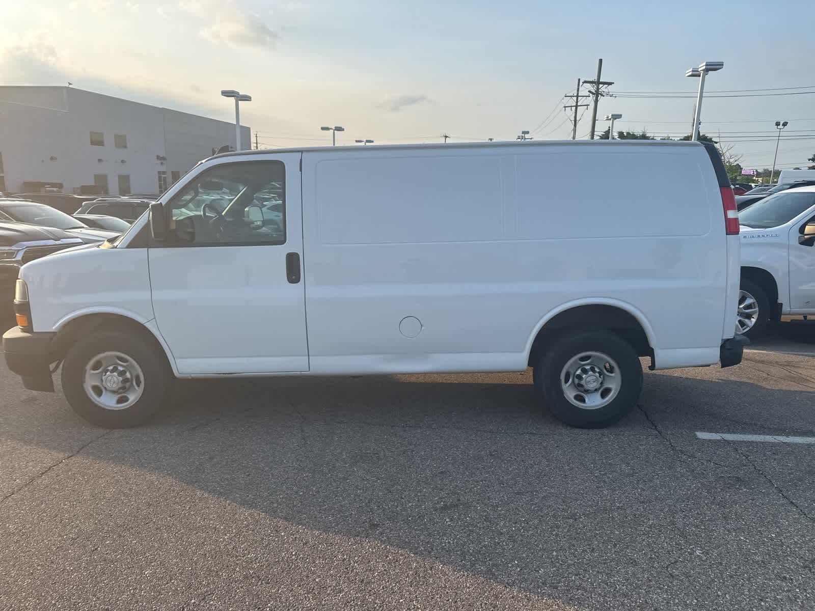 Thumbnail: 2018 Chevrolet Express - 22