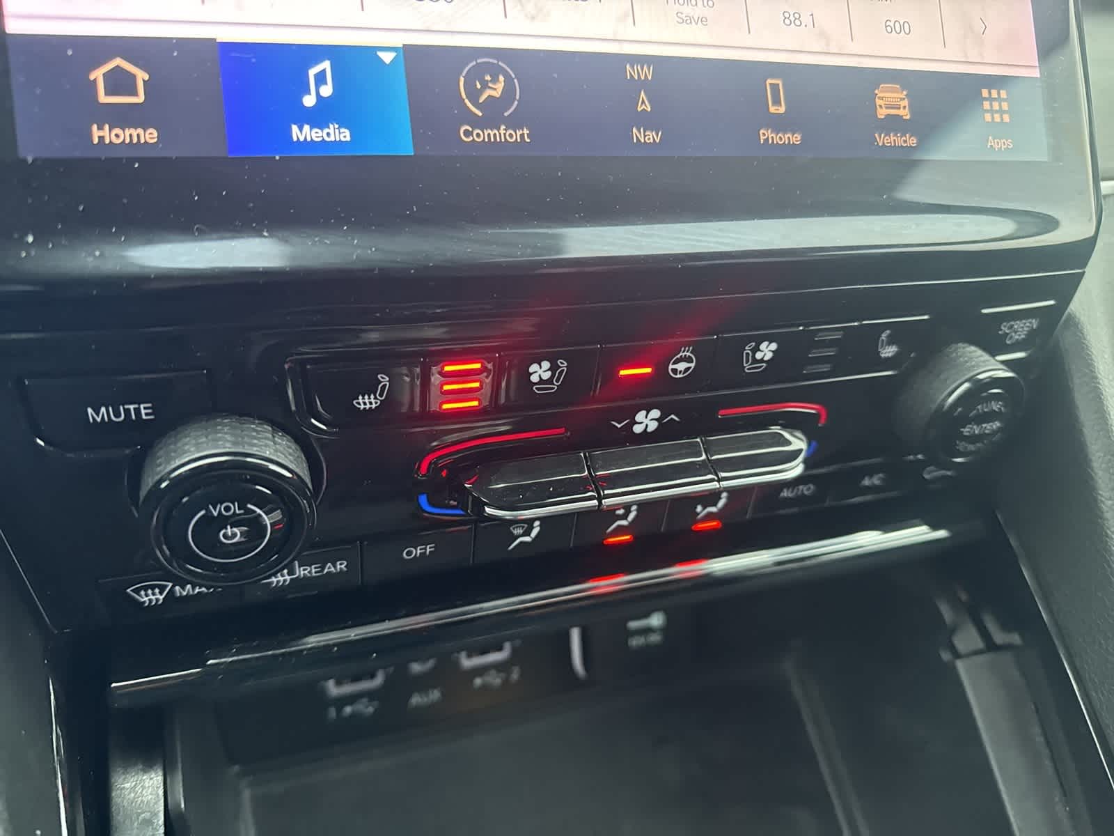 Thumbnail: 2023 Jeep Grand Cherokee - 24