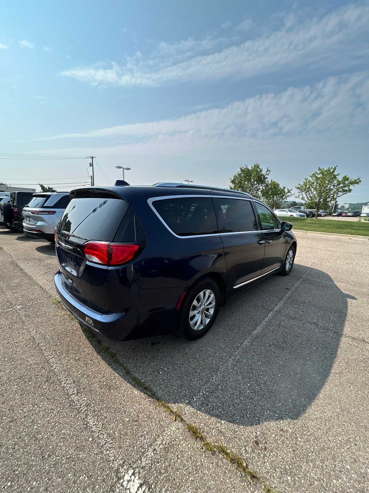 Thumbnail: 2018 Chrysler Pacifica - 22