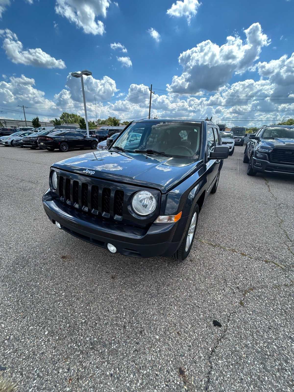 Thumbnail: 2014 Jeep Patriot - 3