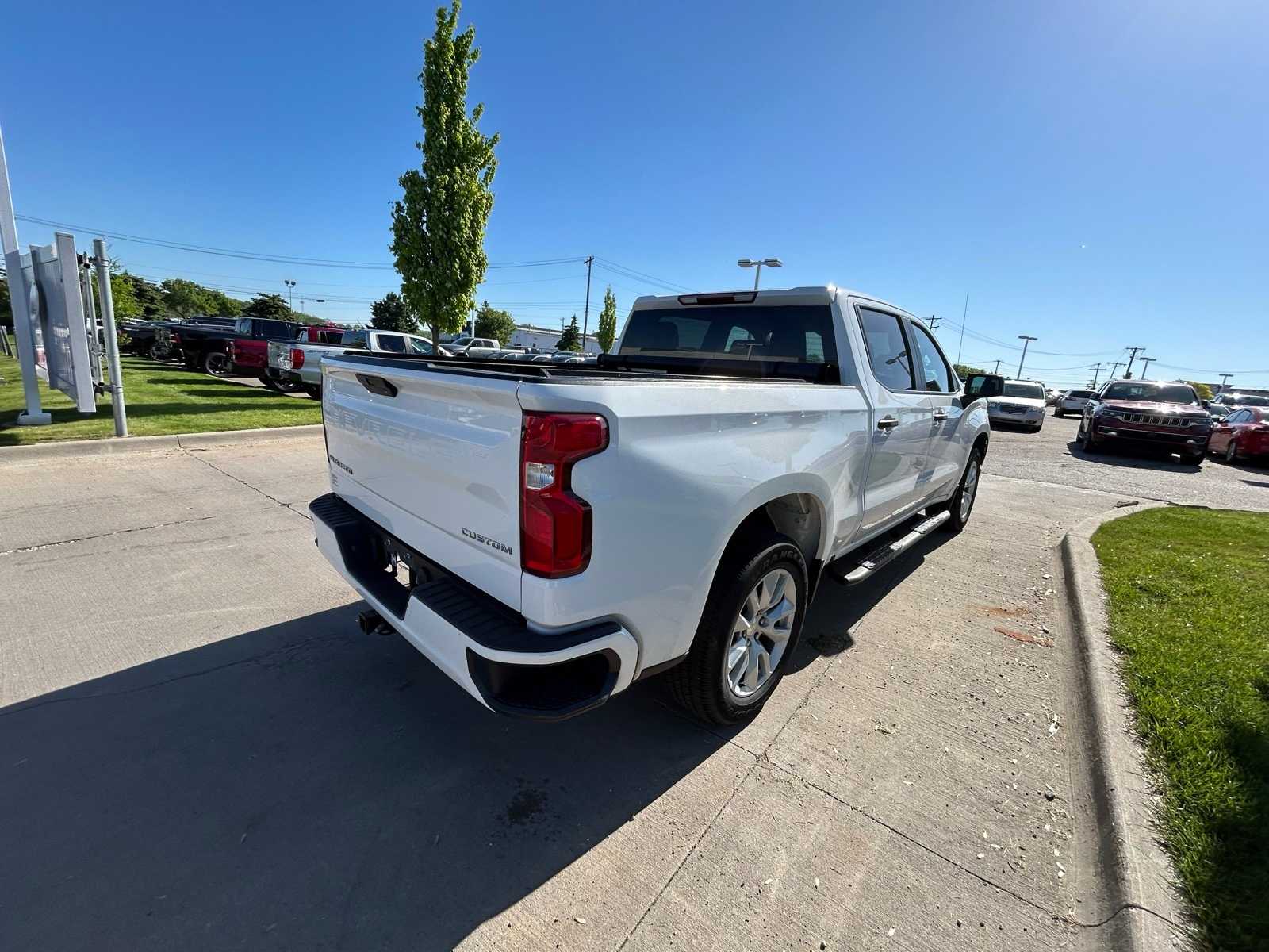Thumbnail: 2020 Chevrolet Silverado 1500 - 19