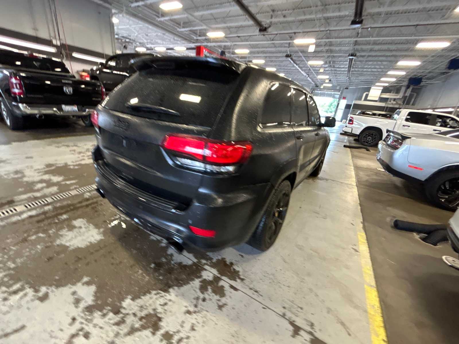 Thumbnail: 2020 Jeep Grand Cherokee - 14