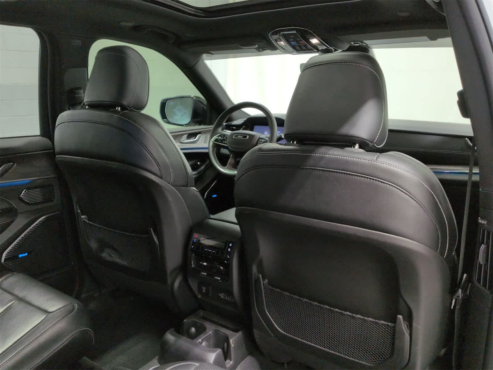 Thumbnail: 2023 Jeep Grand Cherokee L - 19