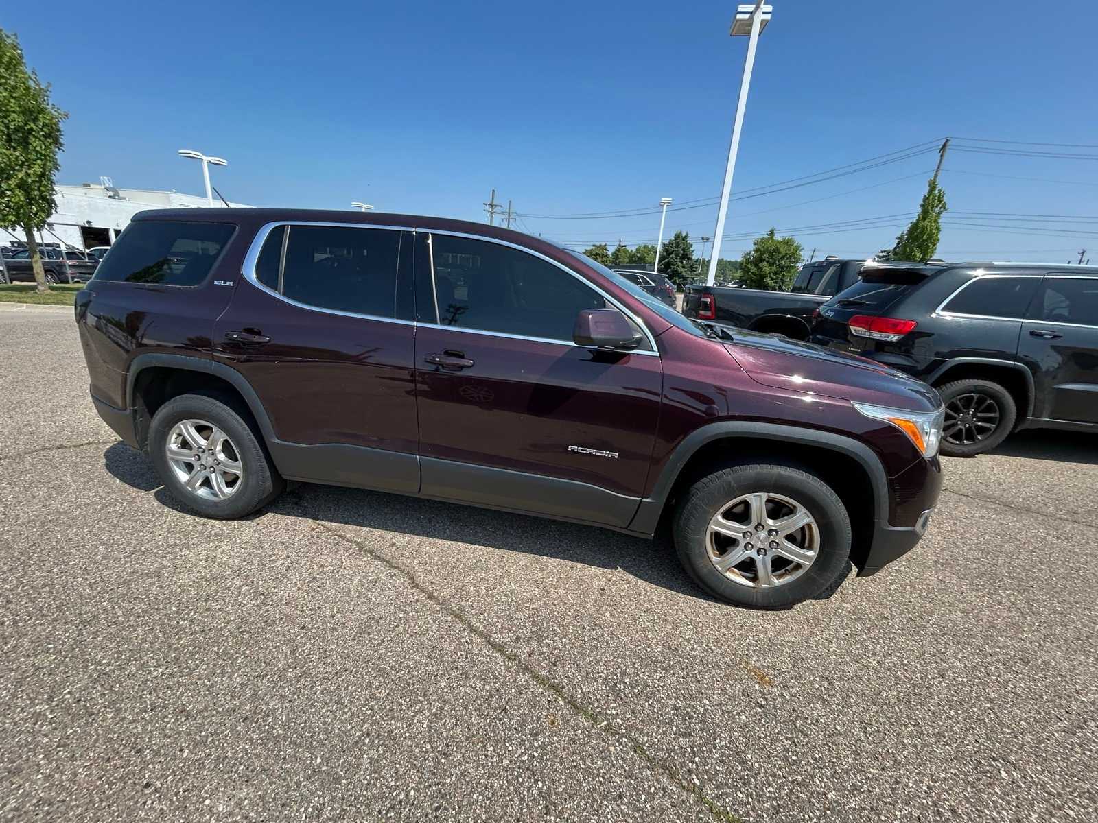 2017 GMC Acadia SLE 13