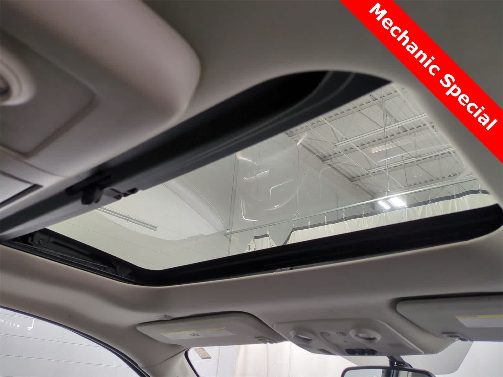 Thumbnail: 2013 GMC Acadia - 23