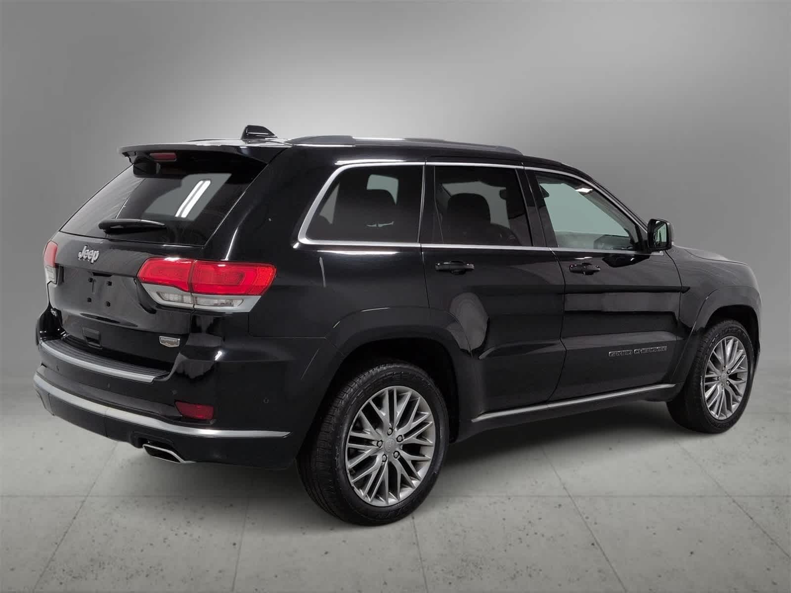 Thumbnail: 2017 Jeep Grand Cherokee - 8