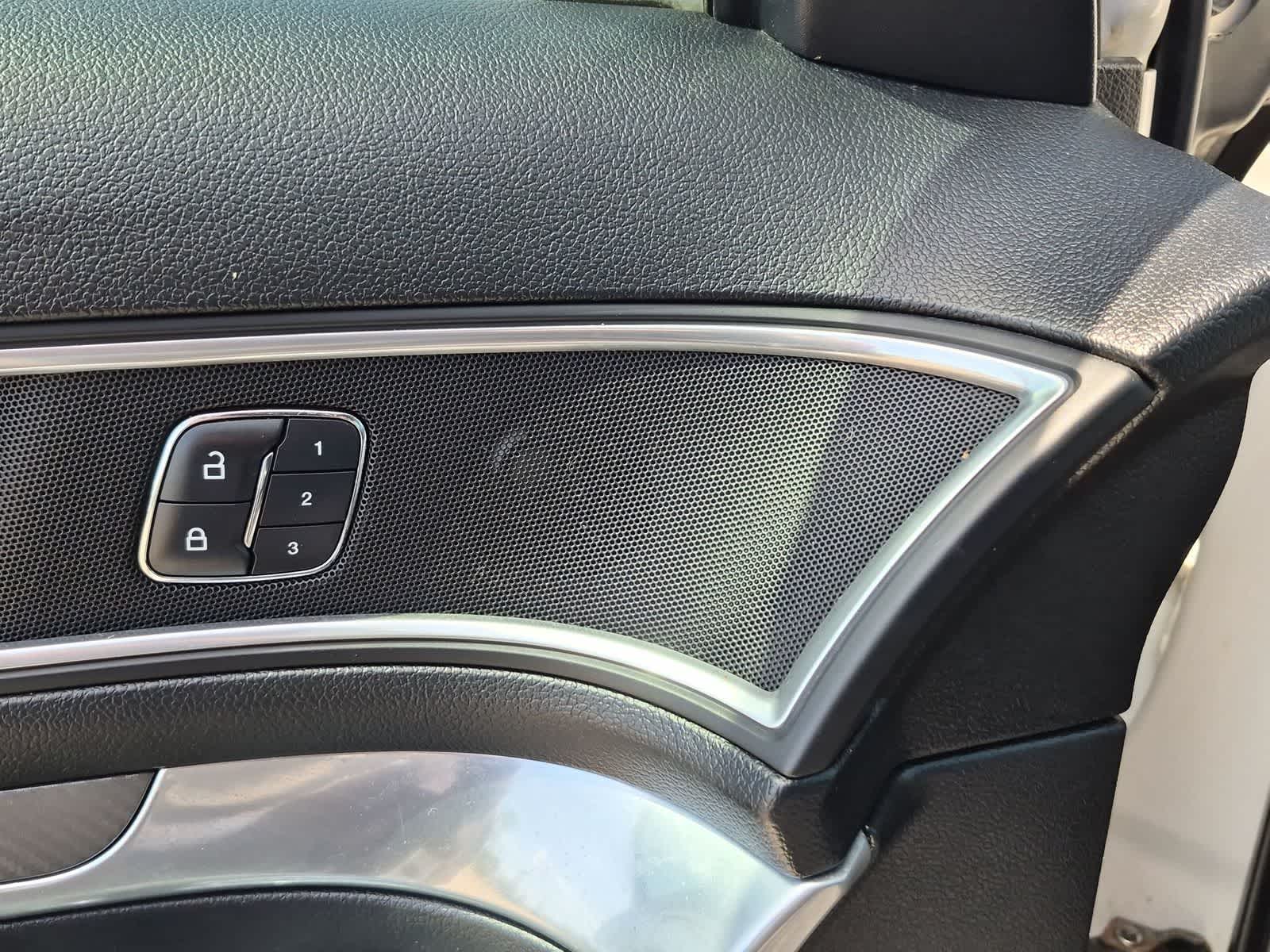 Thumbnail: 2016 Ford Explorer - 38