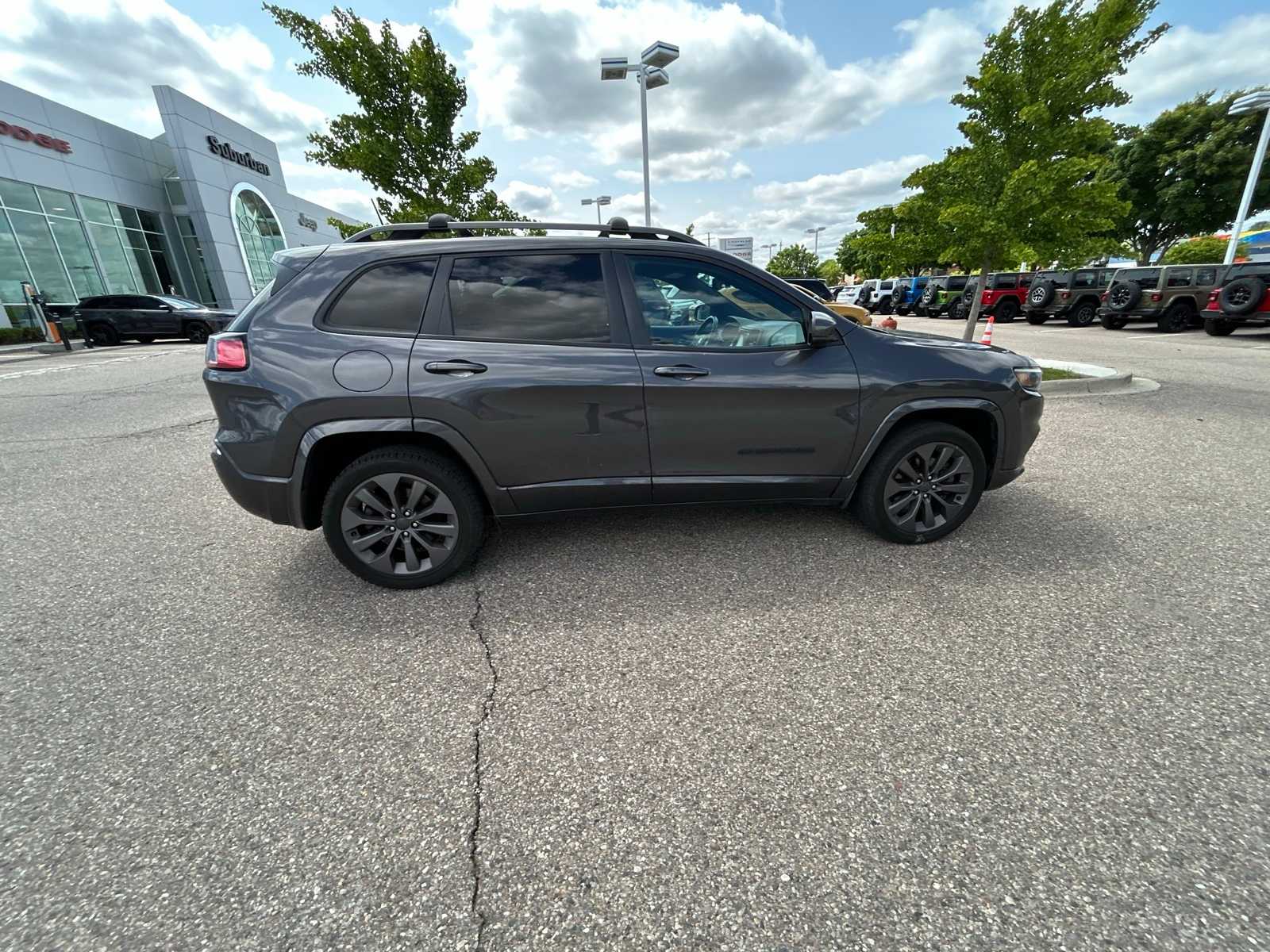 2020 Jeep Cherokee High Altitude 14
