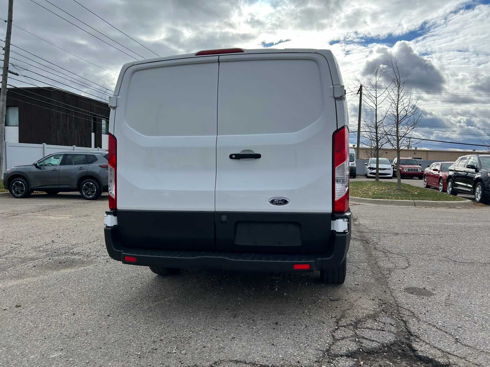 Thumbnail: 2019 Ford Transit Series - 15