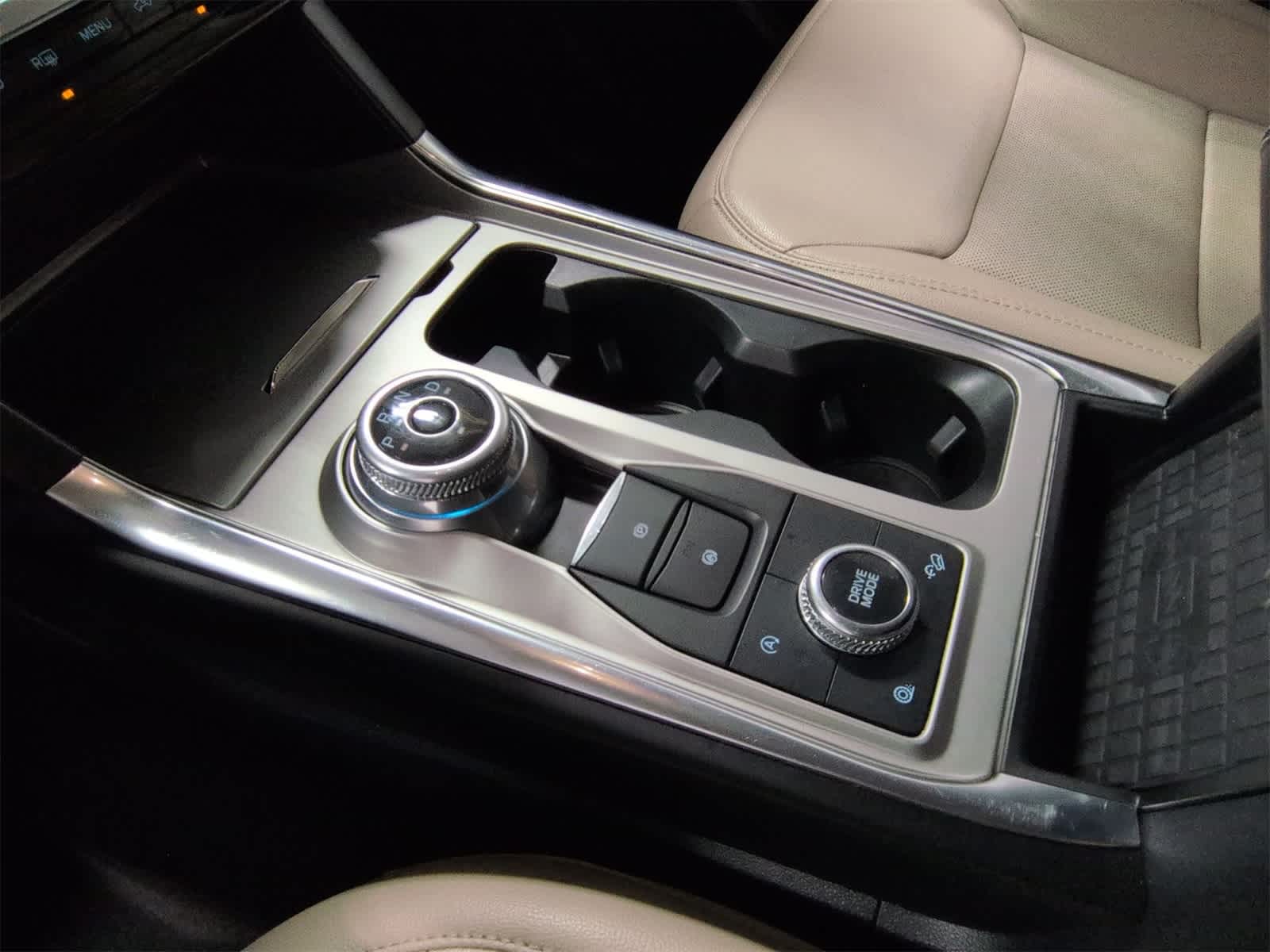 Thumbnail: 2021 Ford Explorer - 31