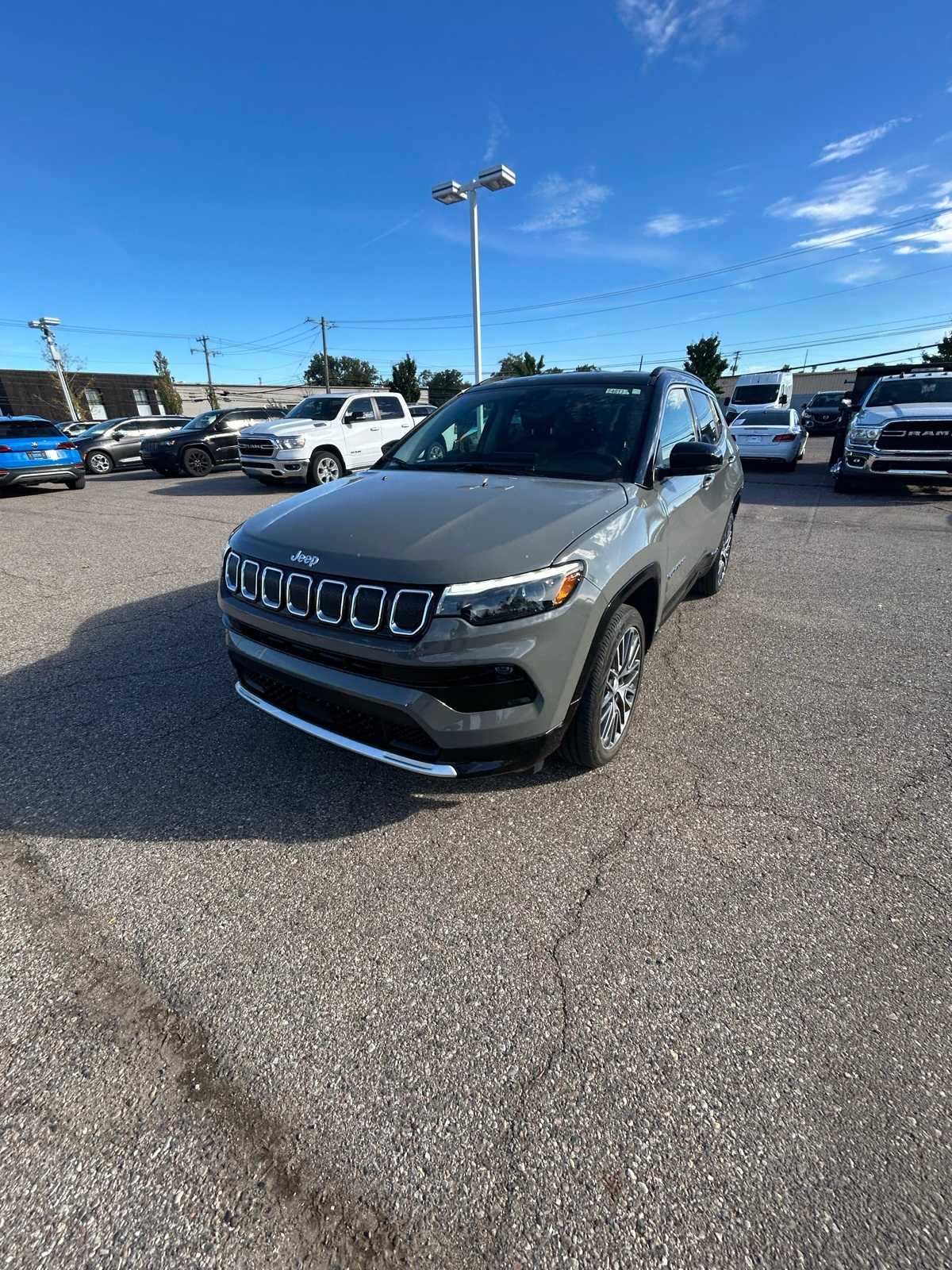 Thumbnail: 2022 Jeep Compass - 3
