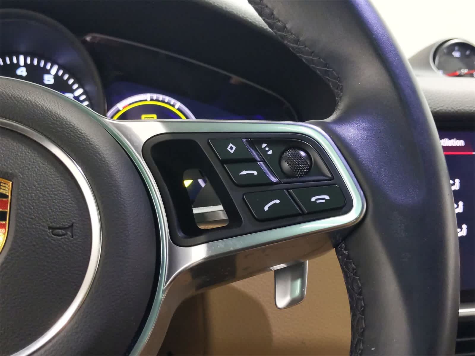 Thumbnail: 2023 Porsche Cayenne - 30