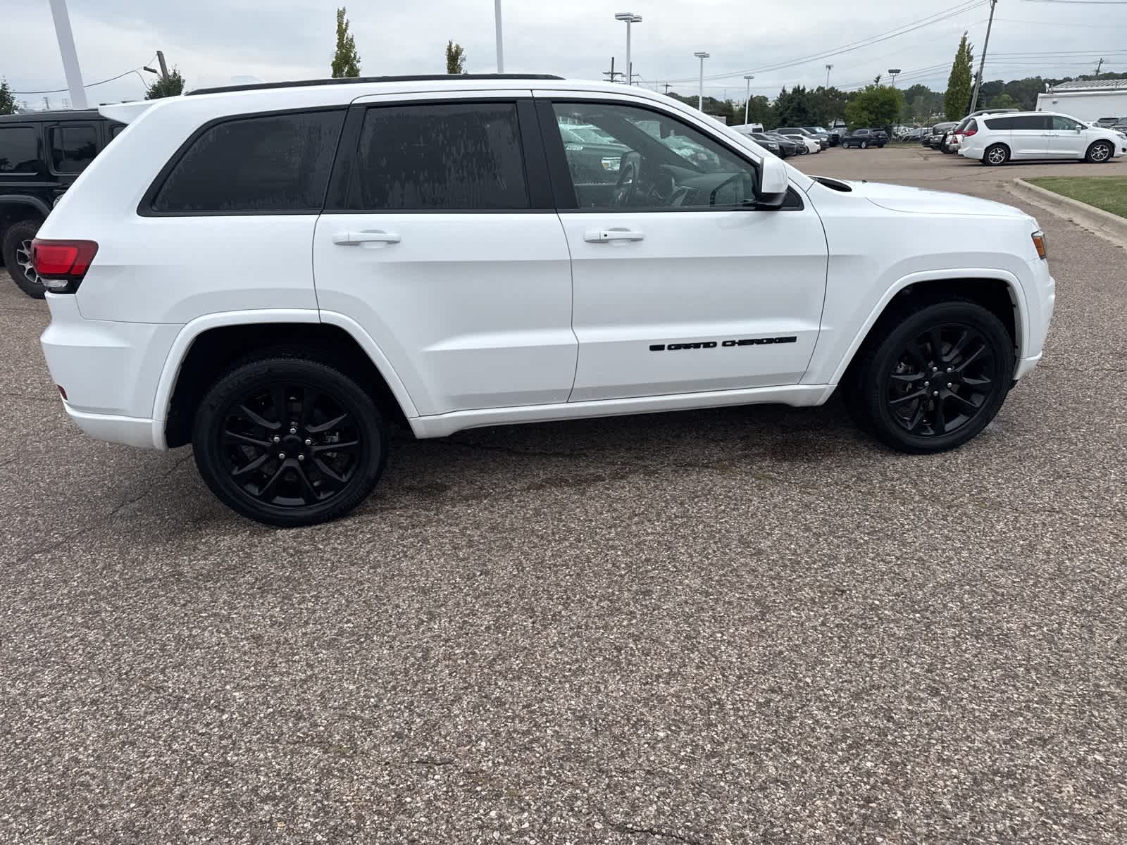 Thumbnail: 2022 Jeep Grand Cherokee - 13