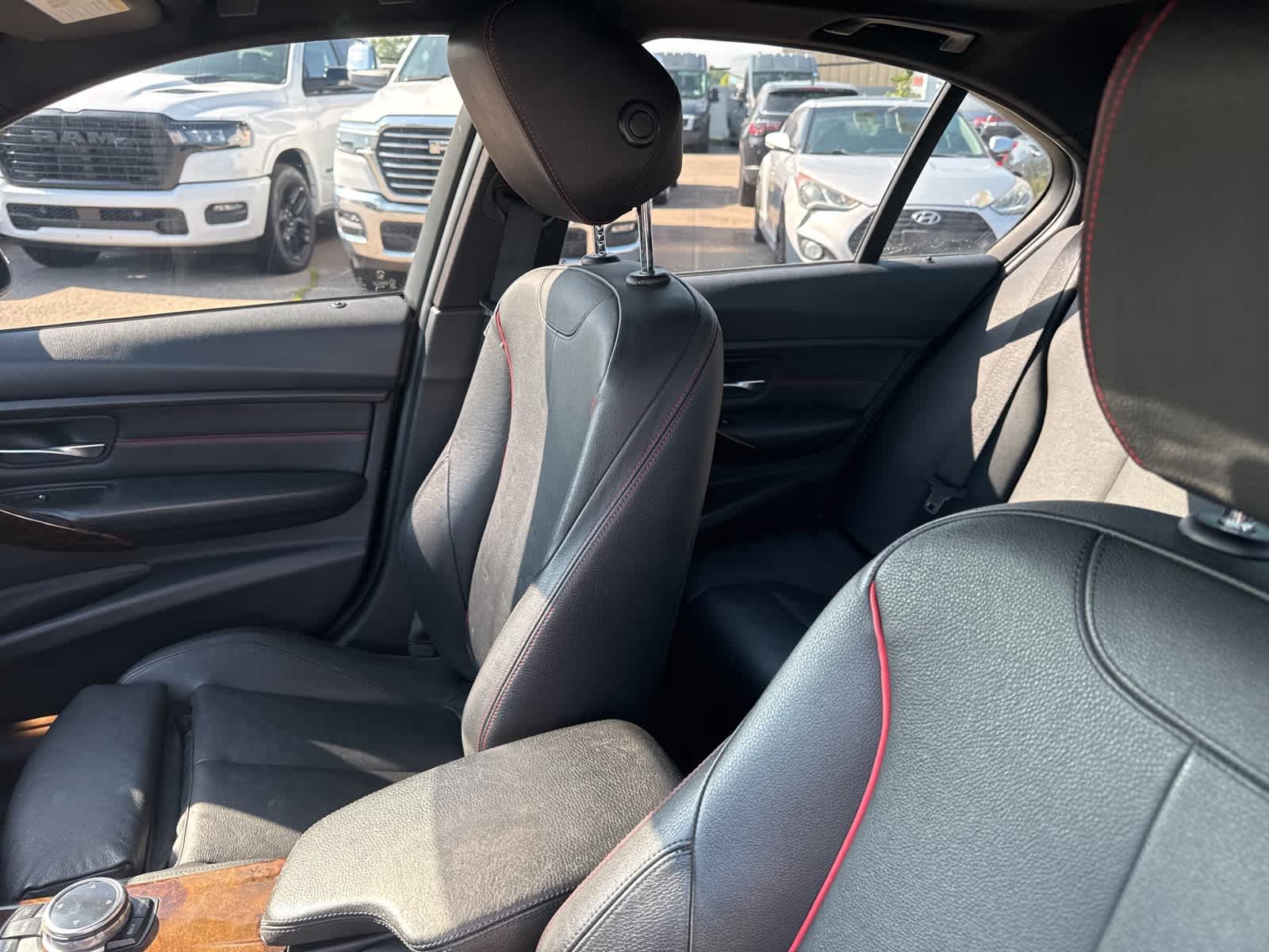Thumbnail: 2015 BMW 3 Series - 29
