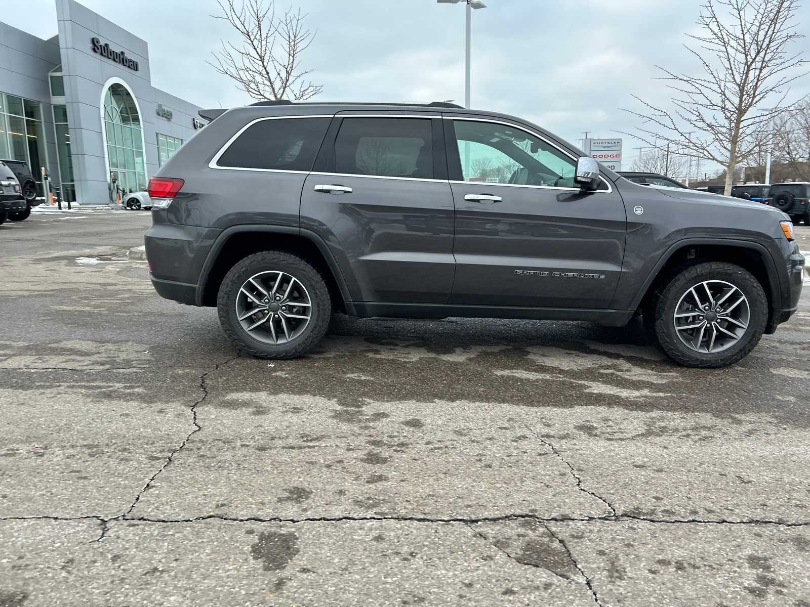 Thumbnail: 2020 Jeep Grand Cherokee - 14