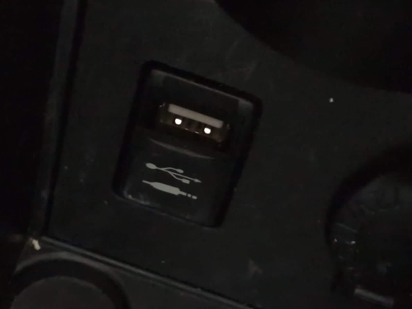 Thumbnail: 2012 Toyota Prius - 32