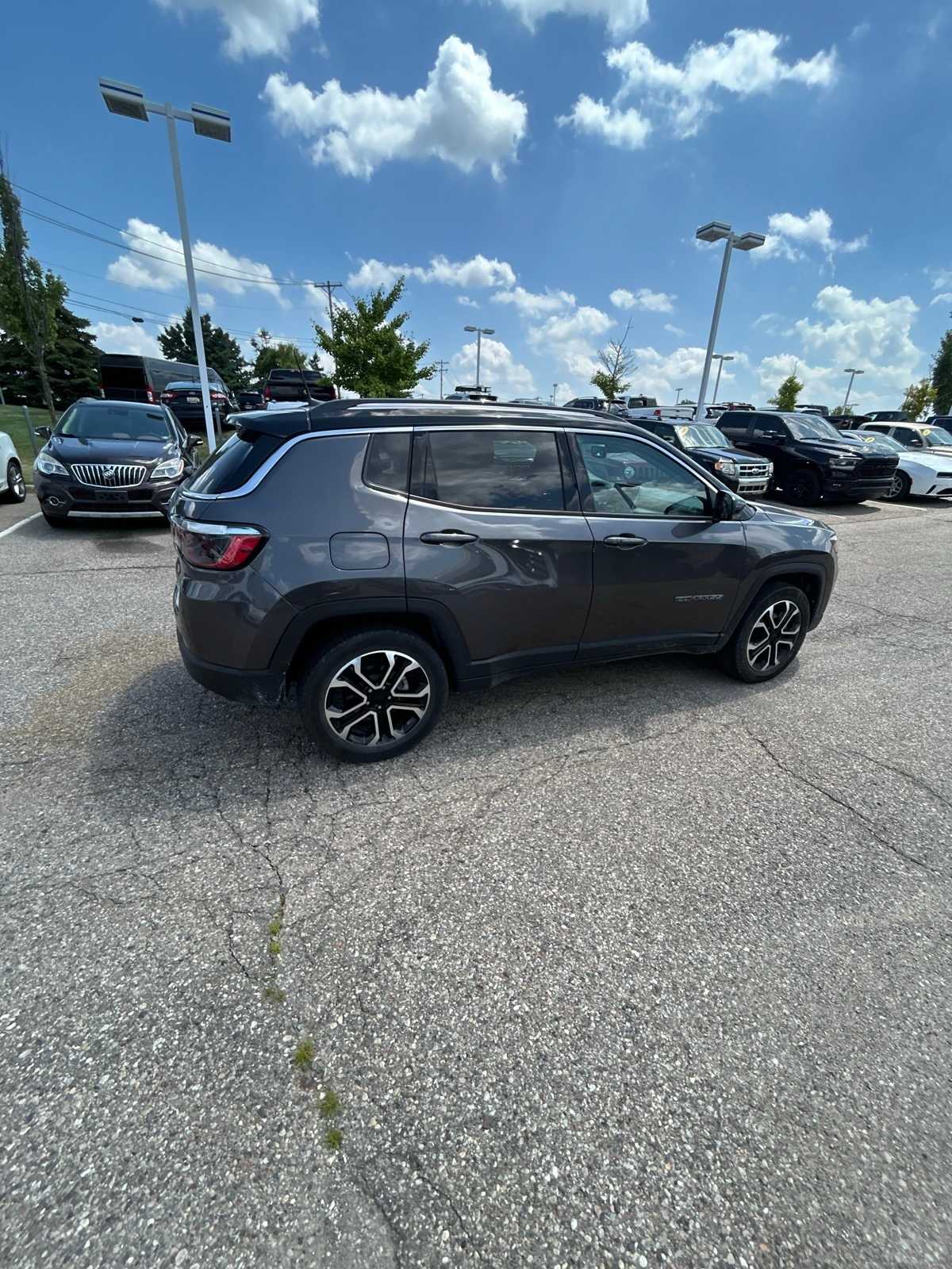 Thumbnail: 2022 Jeep Compass - 13