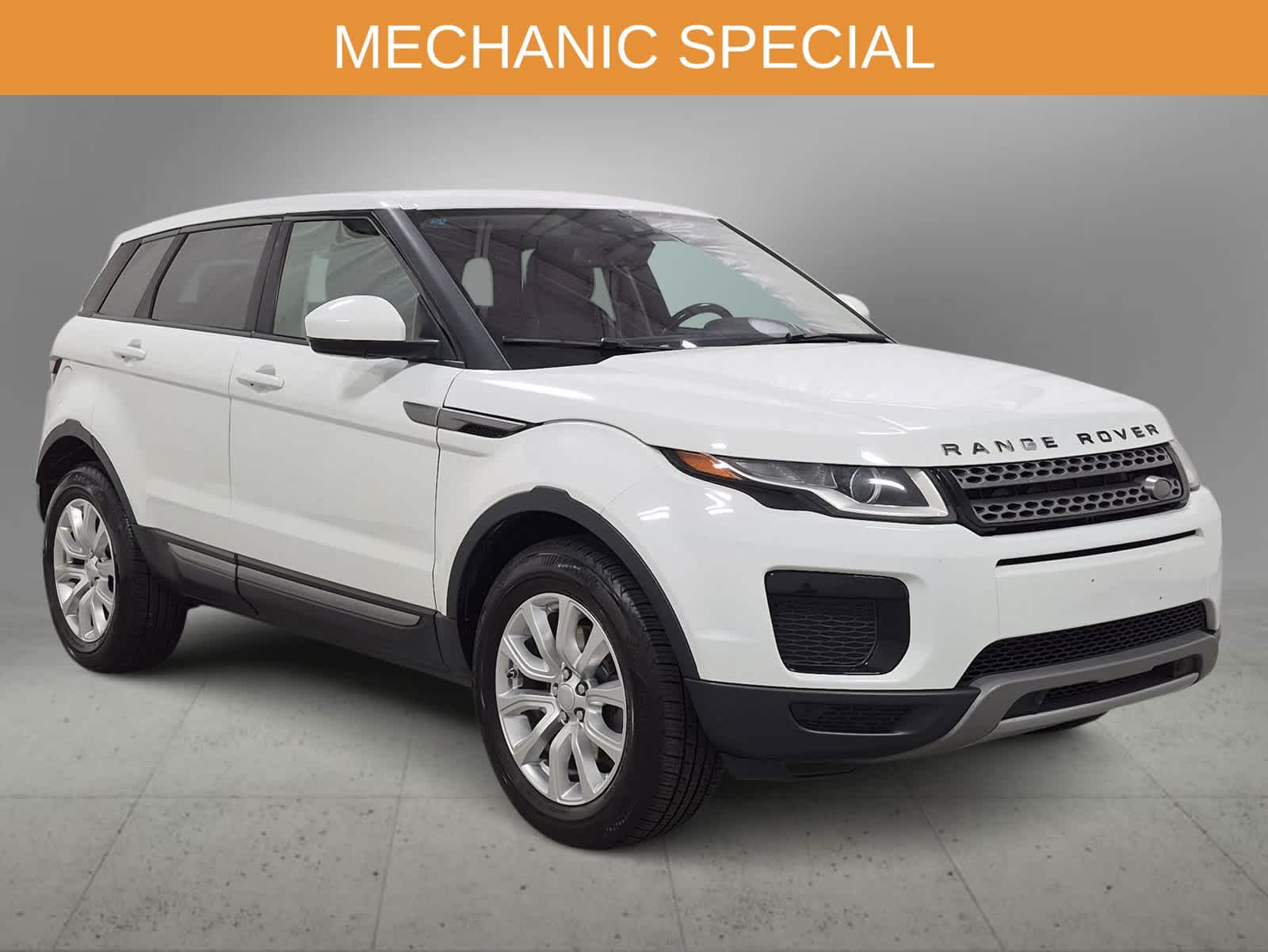 Used 2019 Land Rover Range Rover Evoque SE with VIN SALVP2RX0KH349508 for sale in Farmington Hills, MI