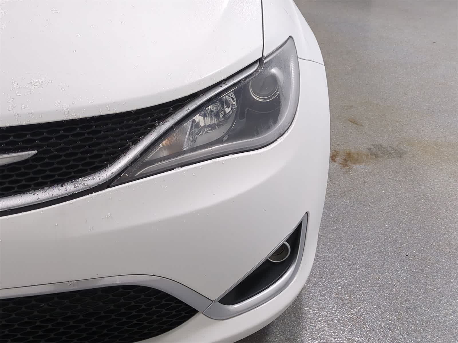 Thumbnail: 2018 Chrysler Pacifica - 11