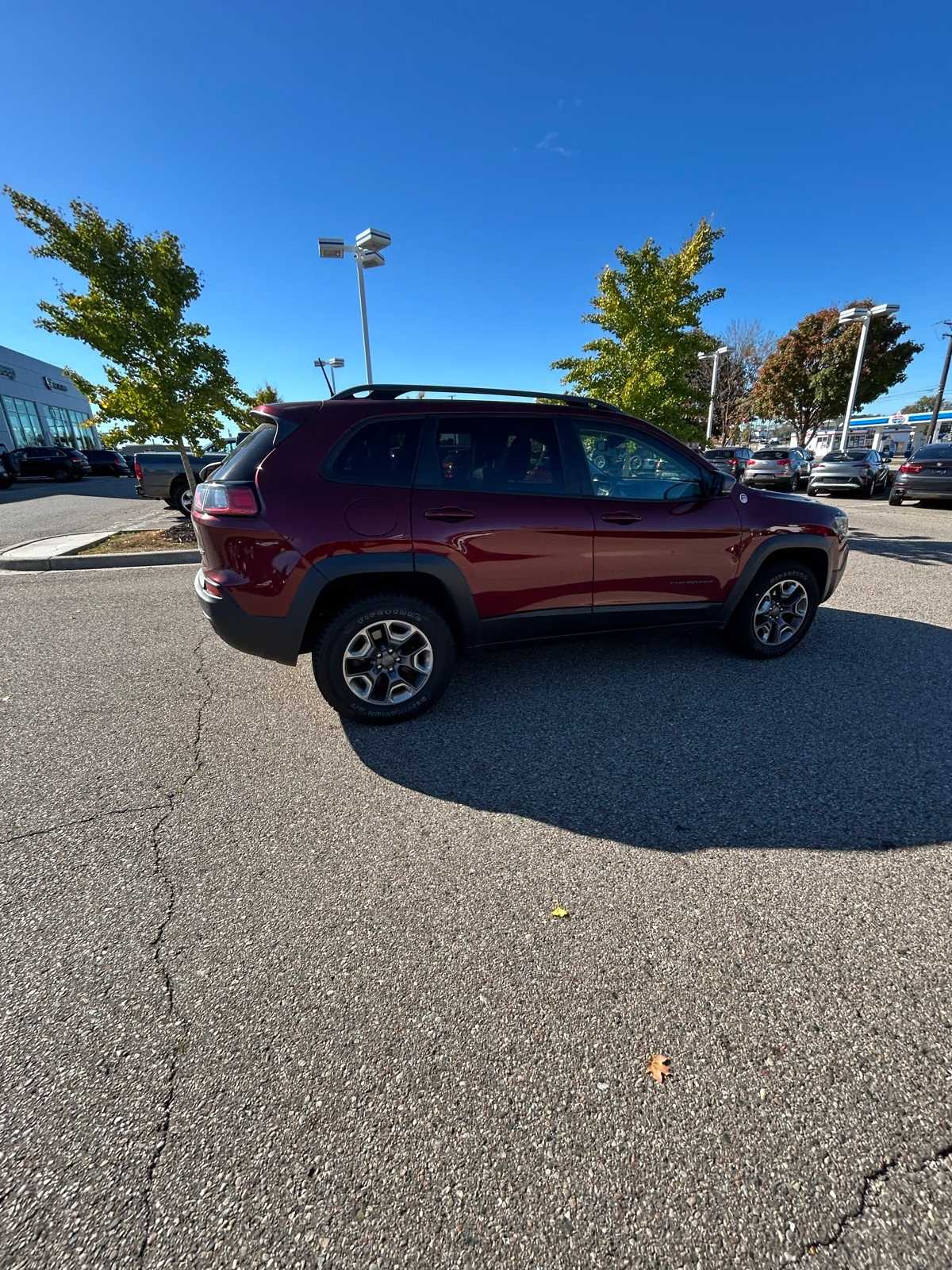 Thumbnail: 2019 Jeep Cherokee - 14