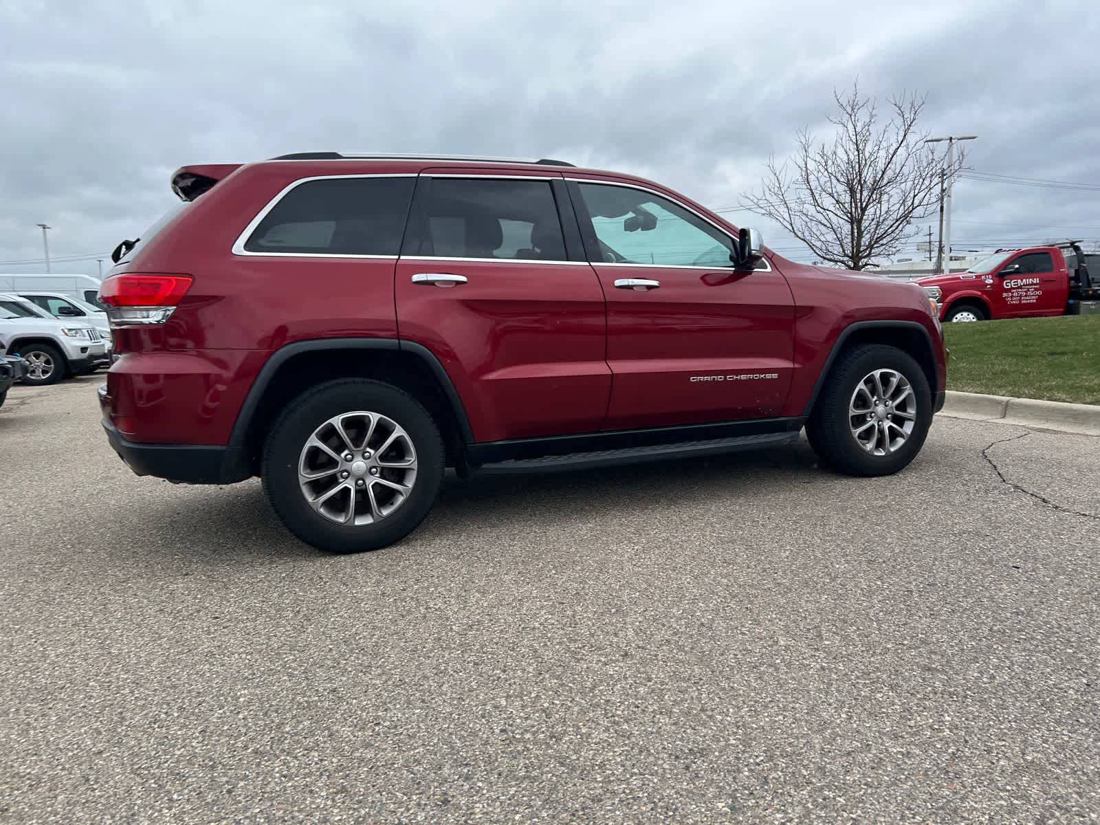 Thumbnail: 2014 Jeep Grand Cherokee - 17