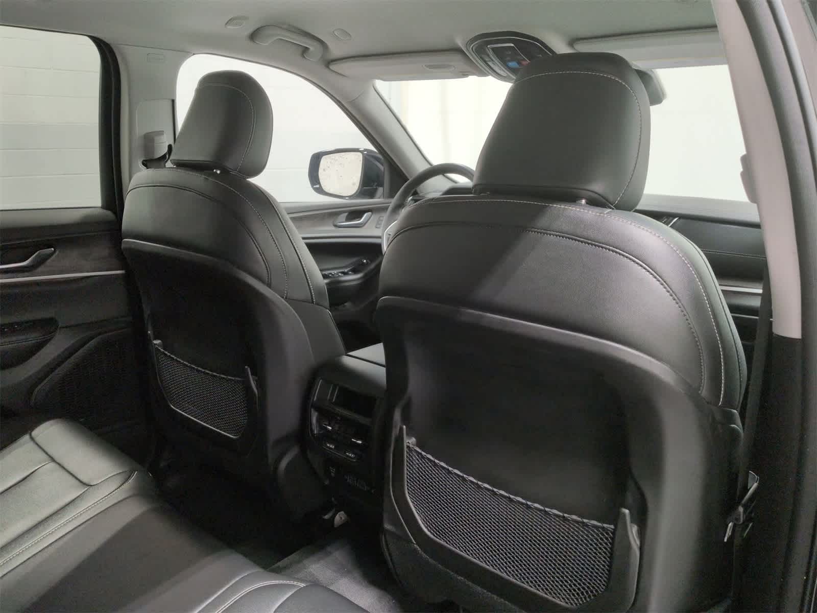 Thumbnail: 2023 Jeep Grand Cherokee - 19