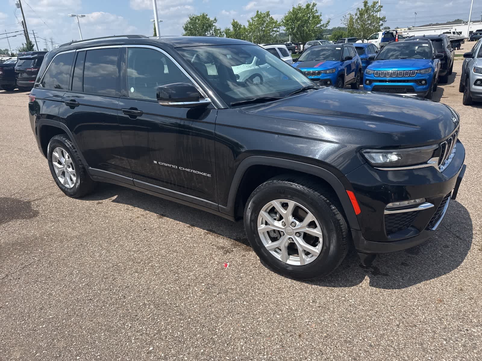 Thumbnail: 2023 Jeep Grand Cherokee - 8