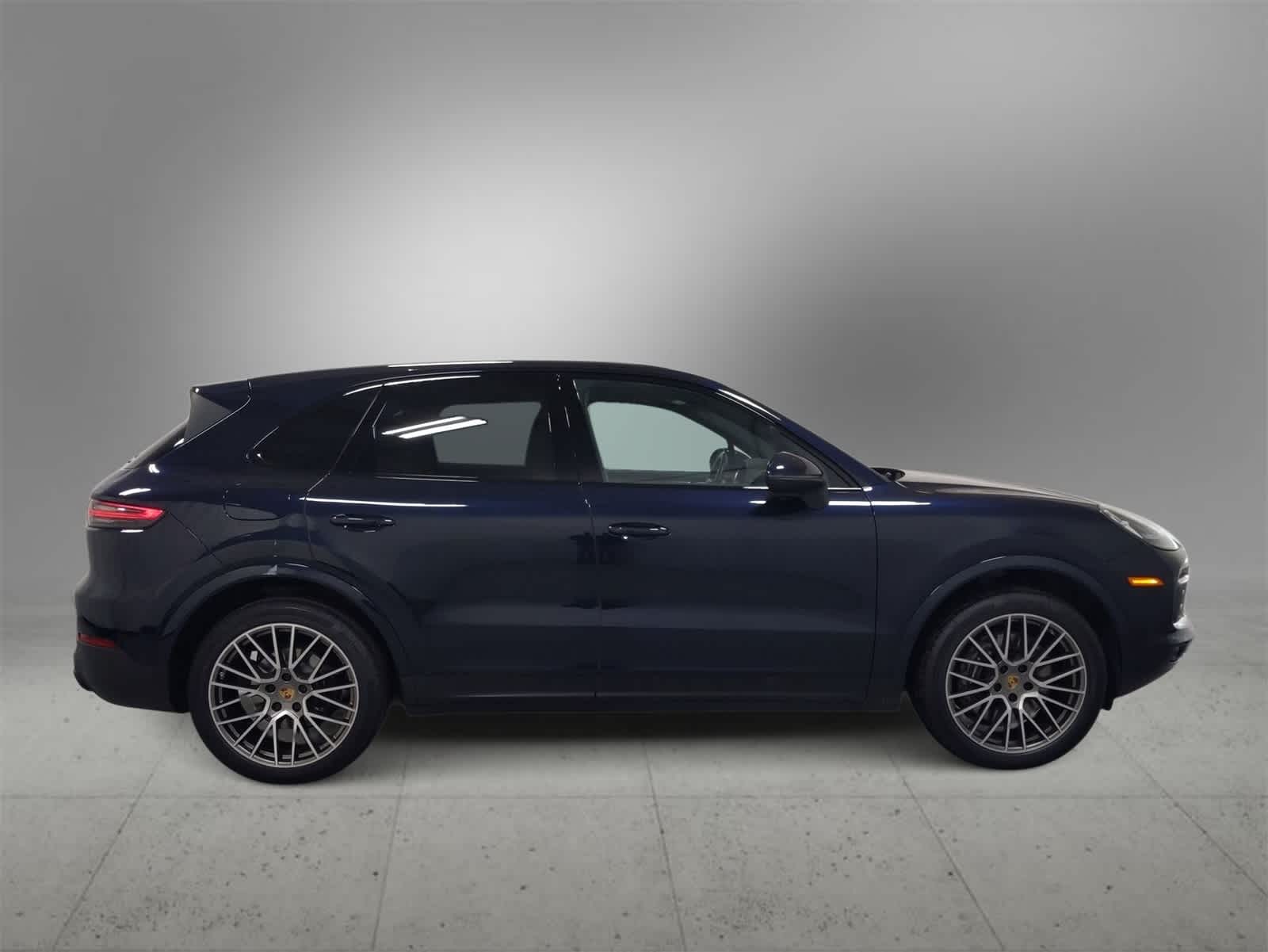 Thumbnail: 2023 Porsche Cayenne - 9