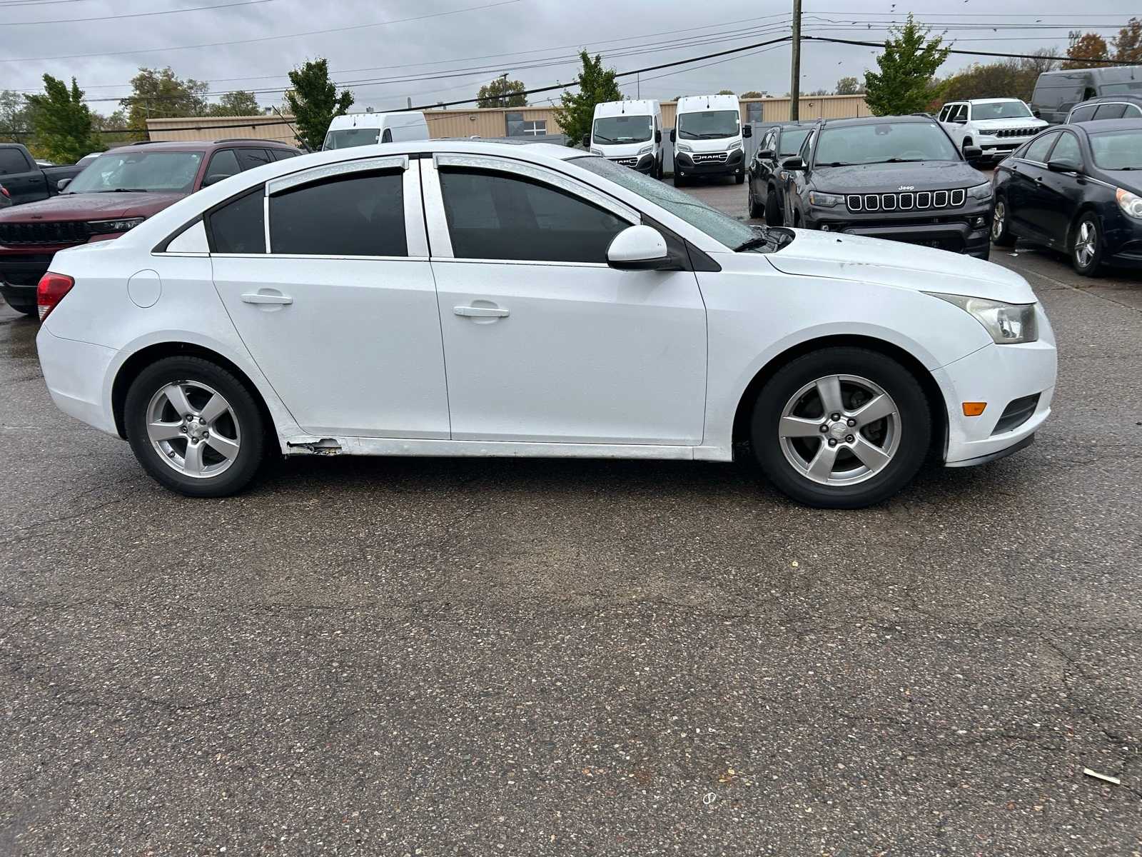 Thumbnail: 2012 Chevrolet Cruze - 9