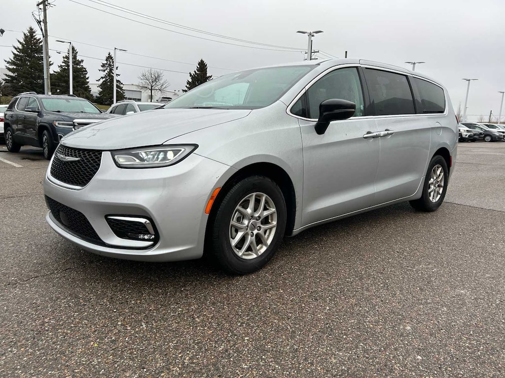 Used 2024 Chrysler Pacifica Touring L Van