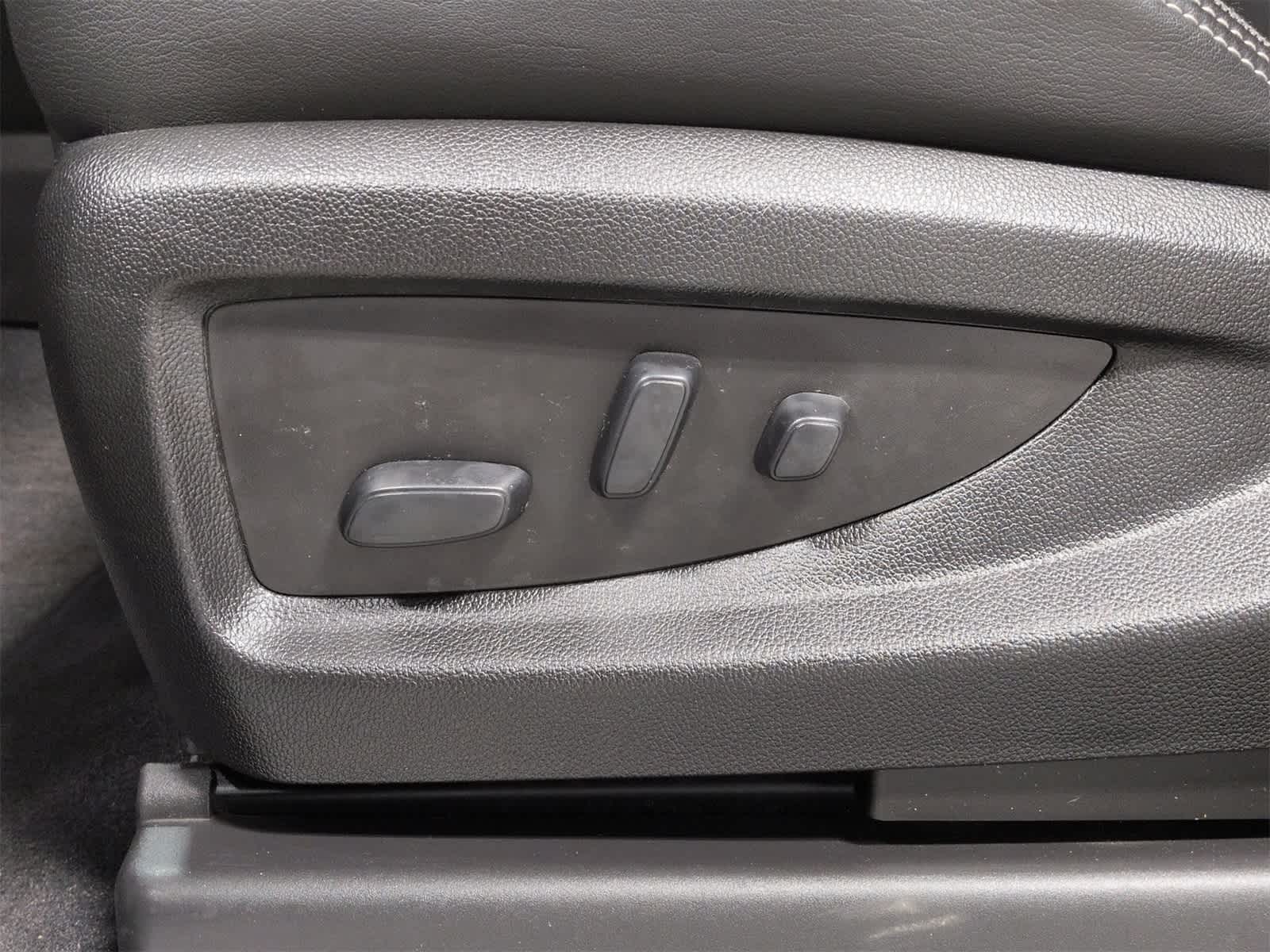 Thumbnail: 2020 GMC Yukon XL - 18