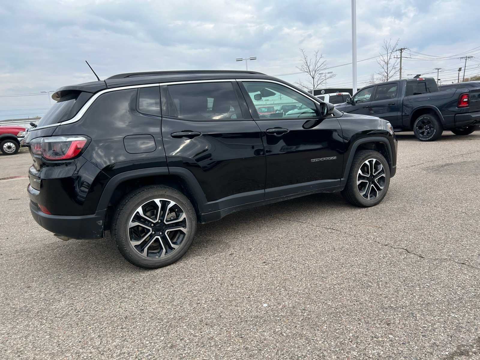 Thumbnail: 2022 Jeep Compass - 16