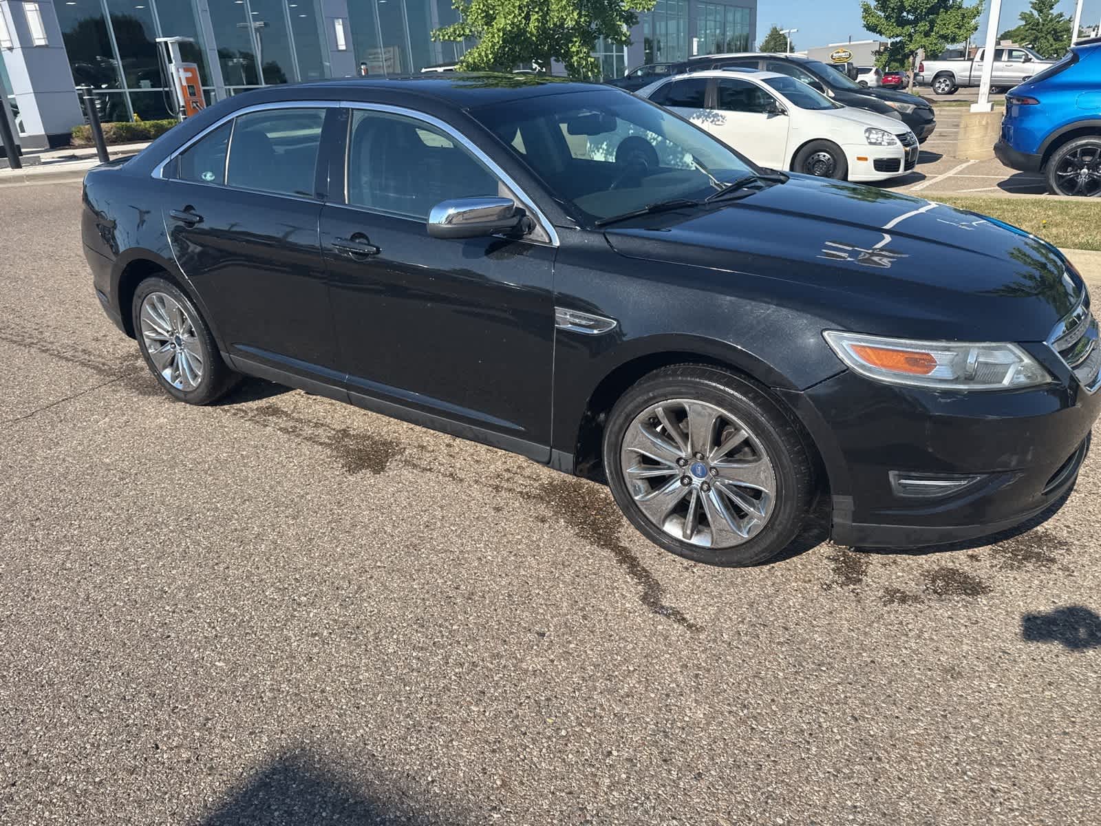 Thumbnail: 2010 Ford Taurus - 10