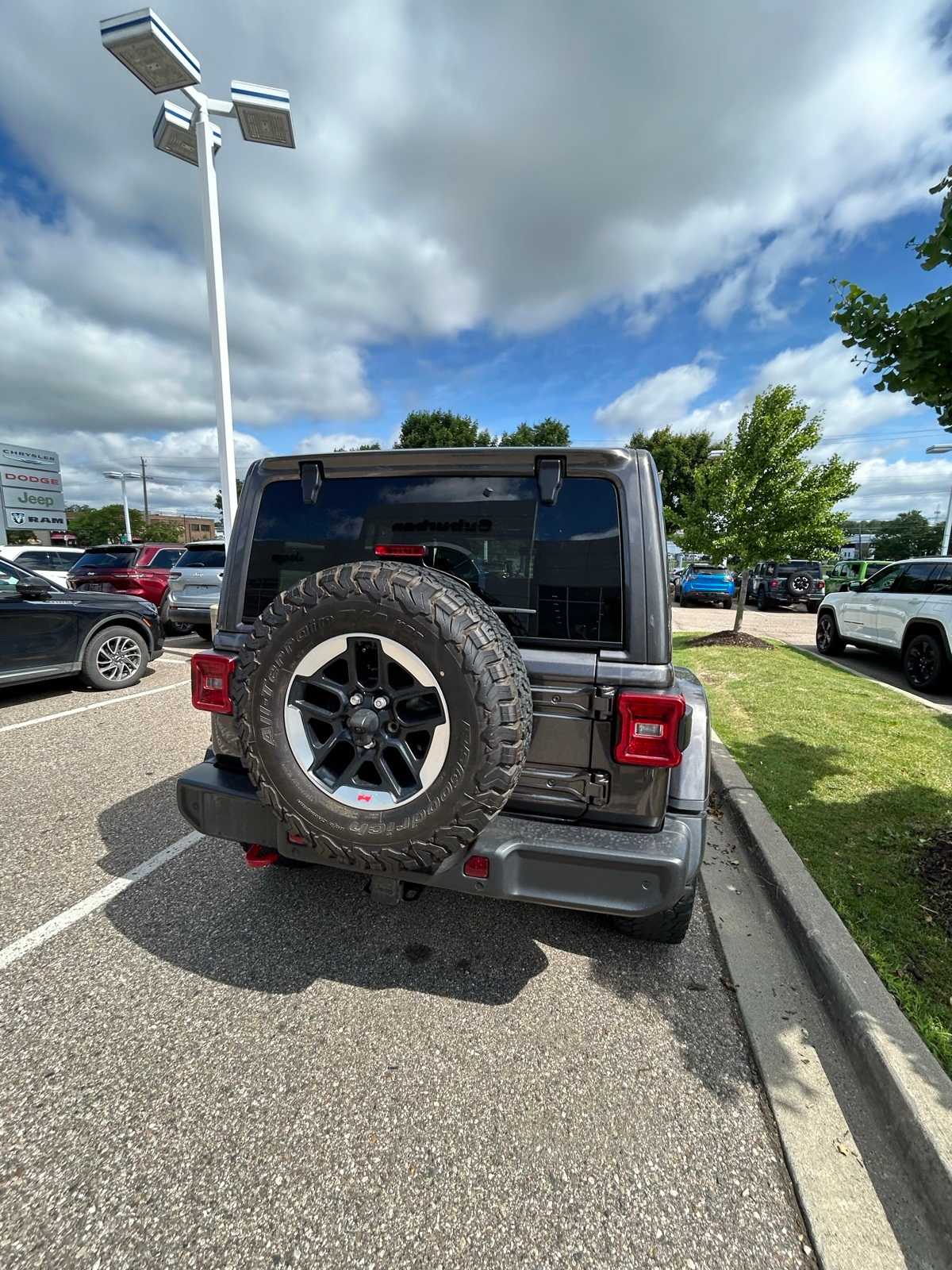 Thumbnail: 2021 Jeep Wrangler - 16