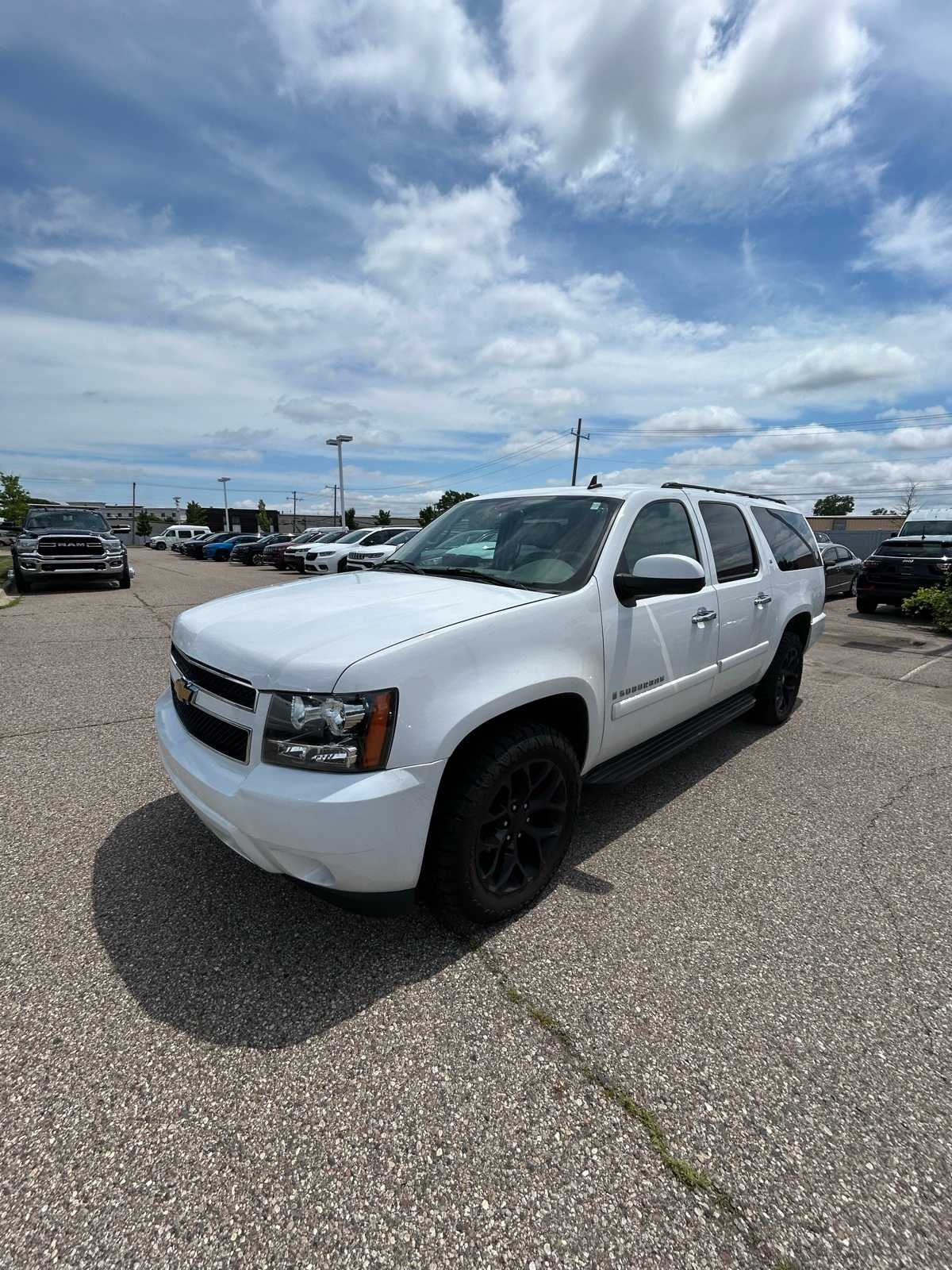Thumbnail: 2008 Chevrolet Suburban - 1