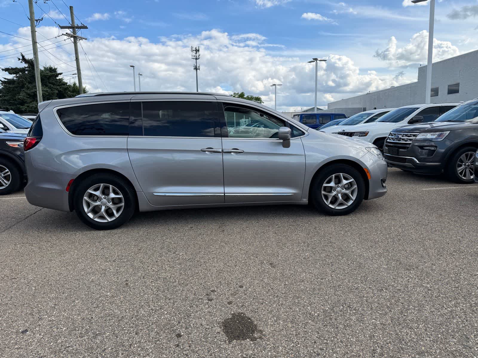 Thumbnail: 2018 Chrysler Pacifica - 11